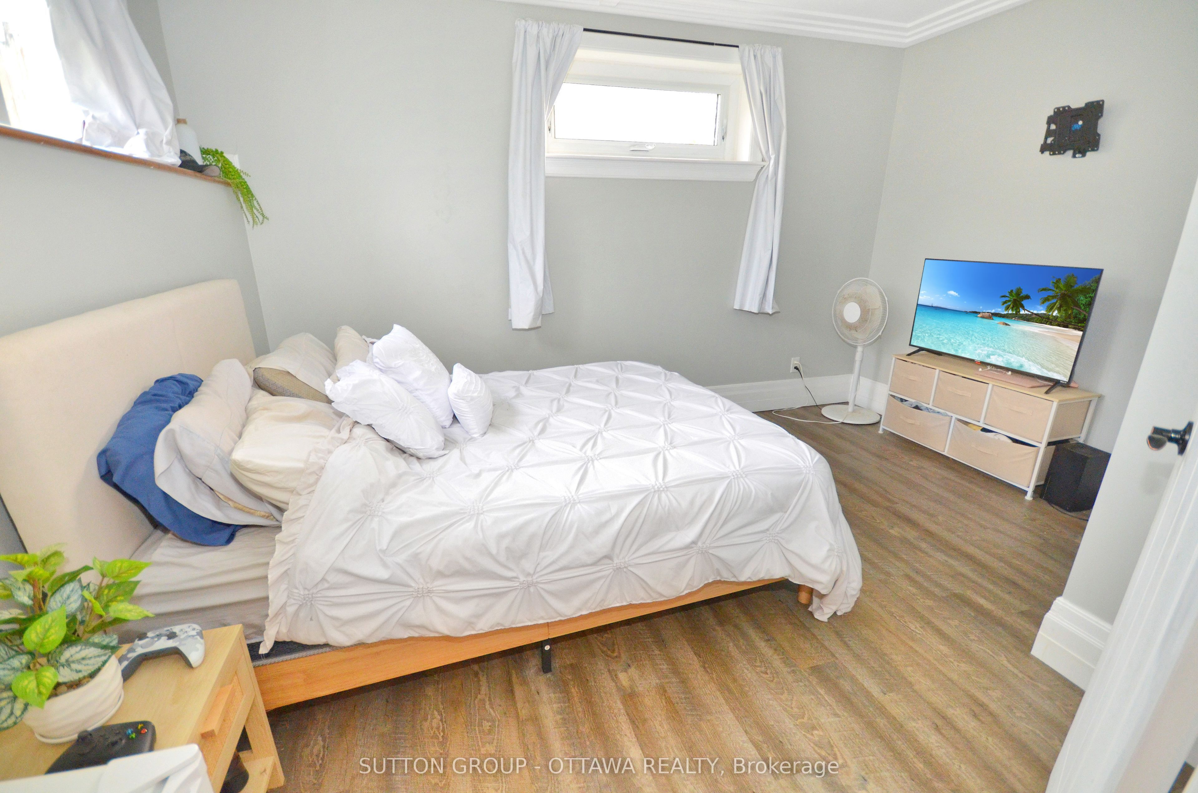 588 Russell Road Property Photo 18