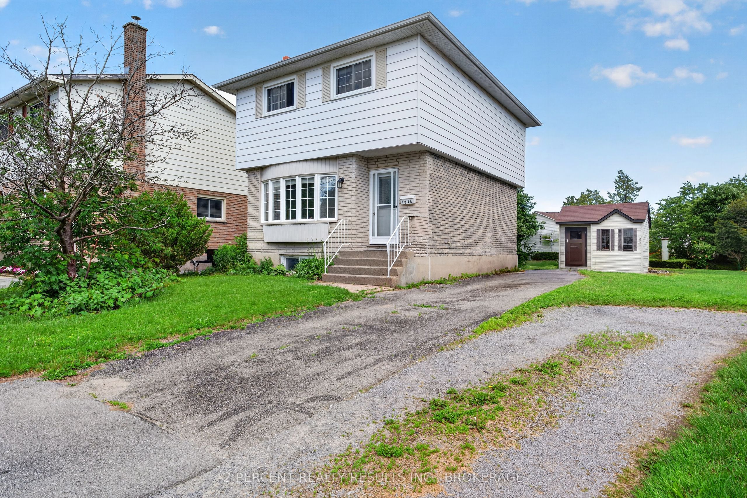 1046 Pinewood Place Property Photo 1
