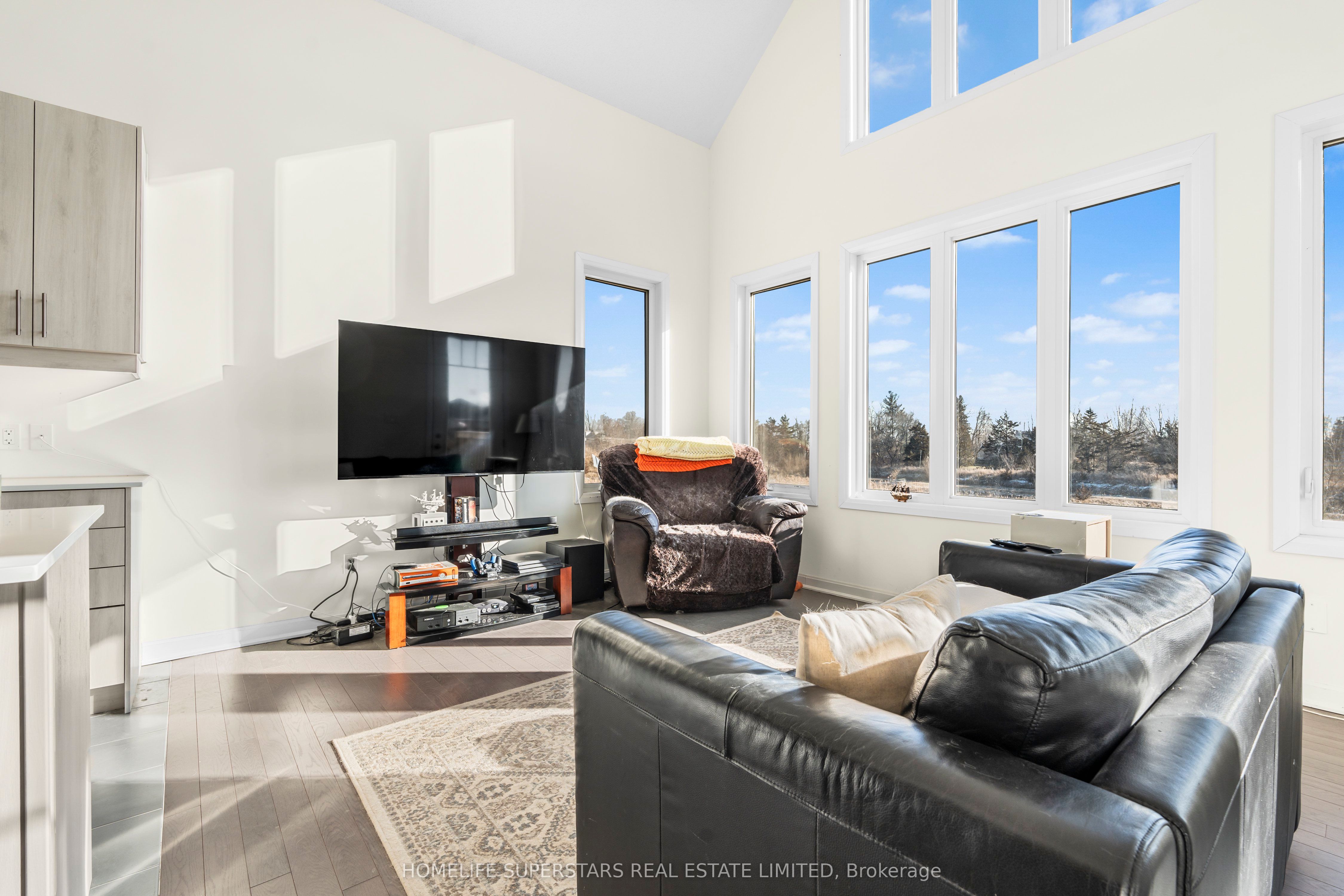18 Oakmont Drive Property Photo 8
