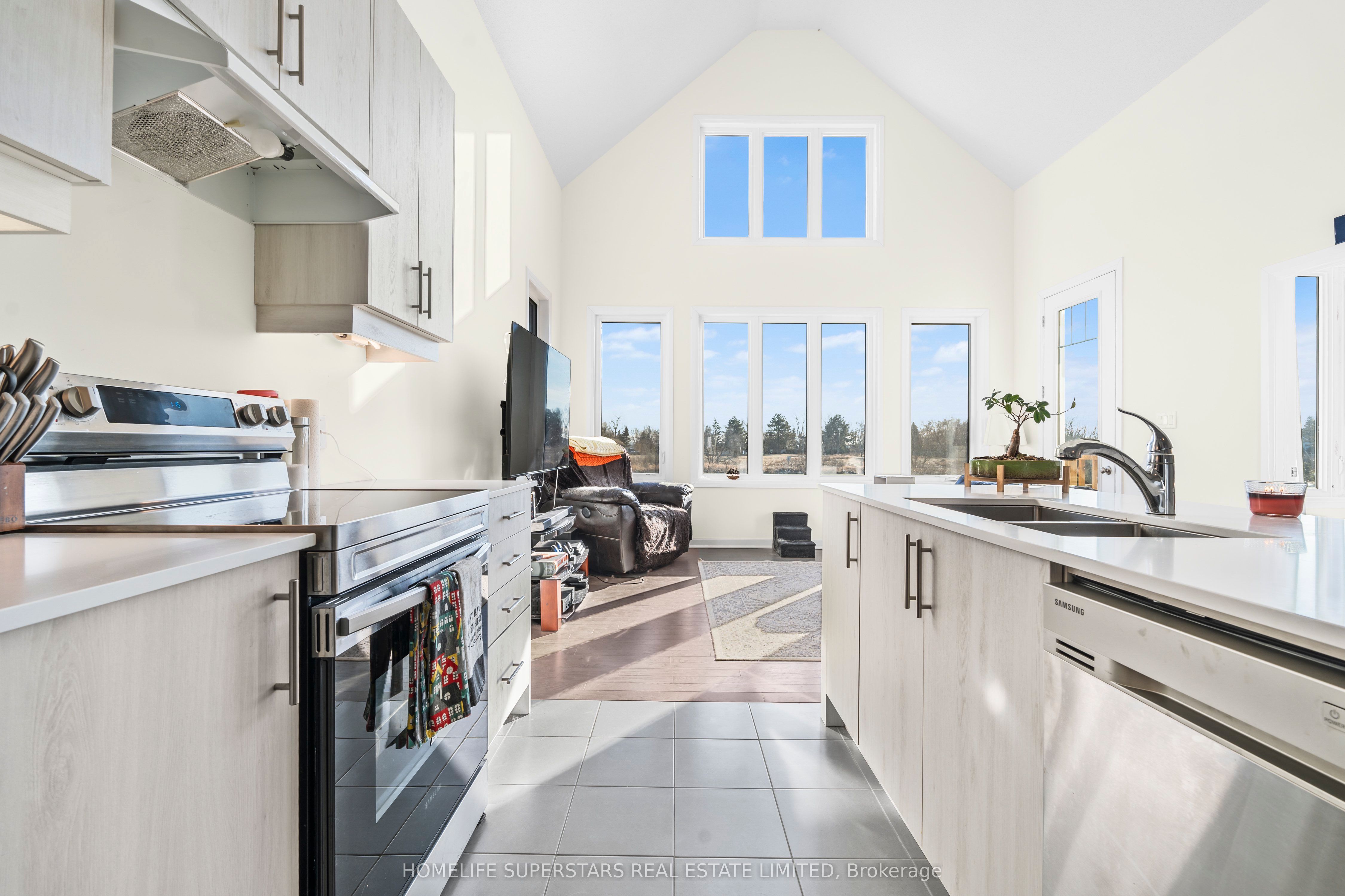 18 Oakmont Drive Property Photo 12