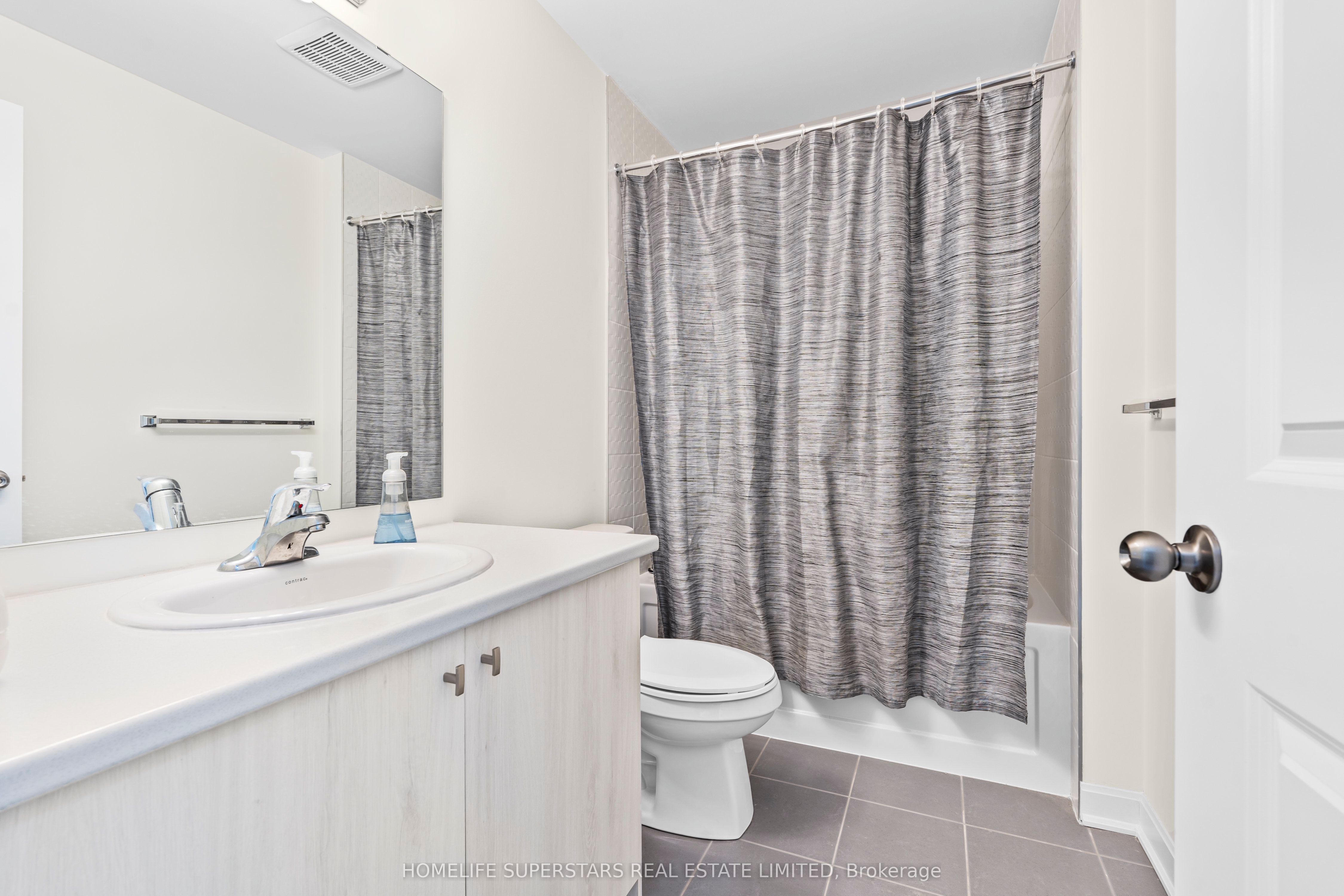 18 Oakmont Drive Property Photo 20