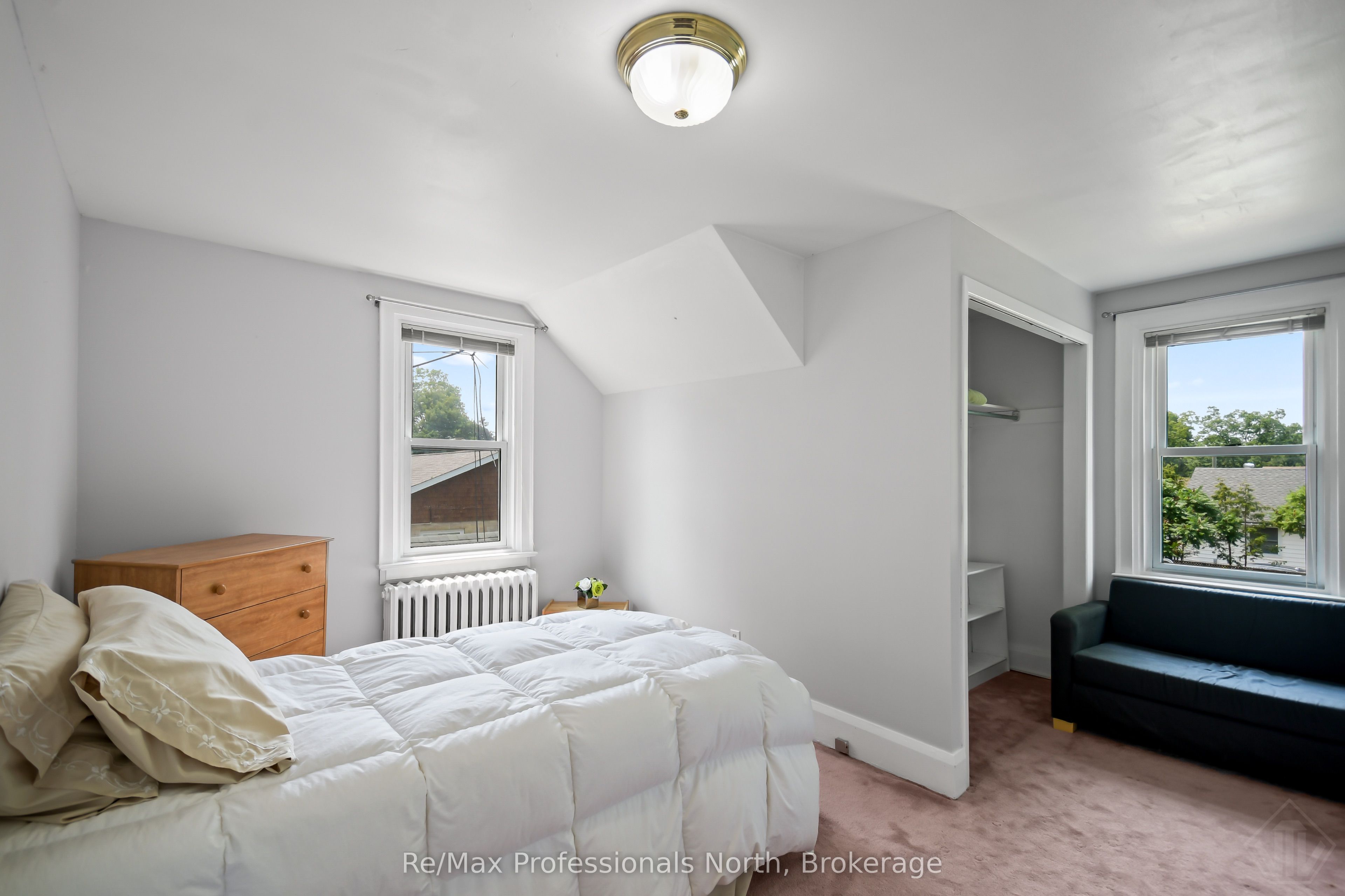 695 John Street N Property Photo 25