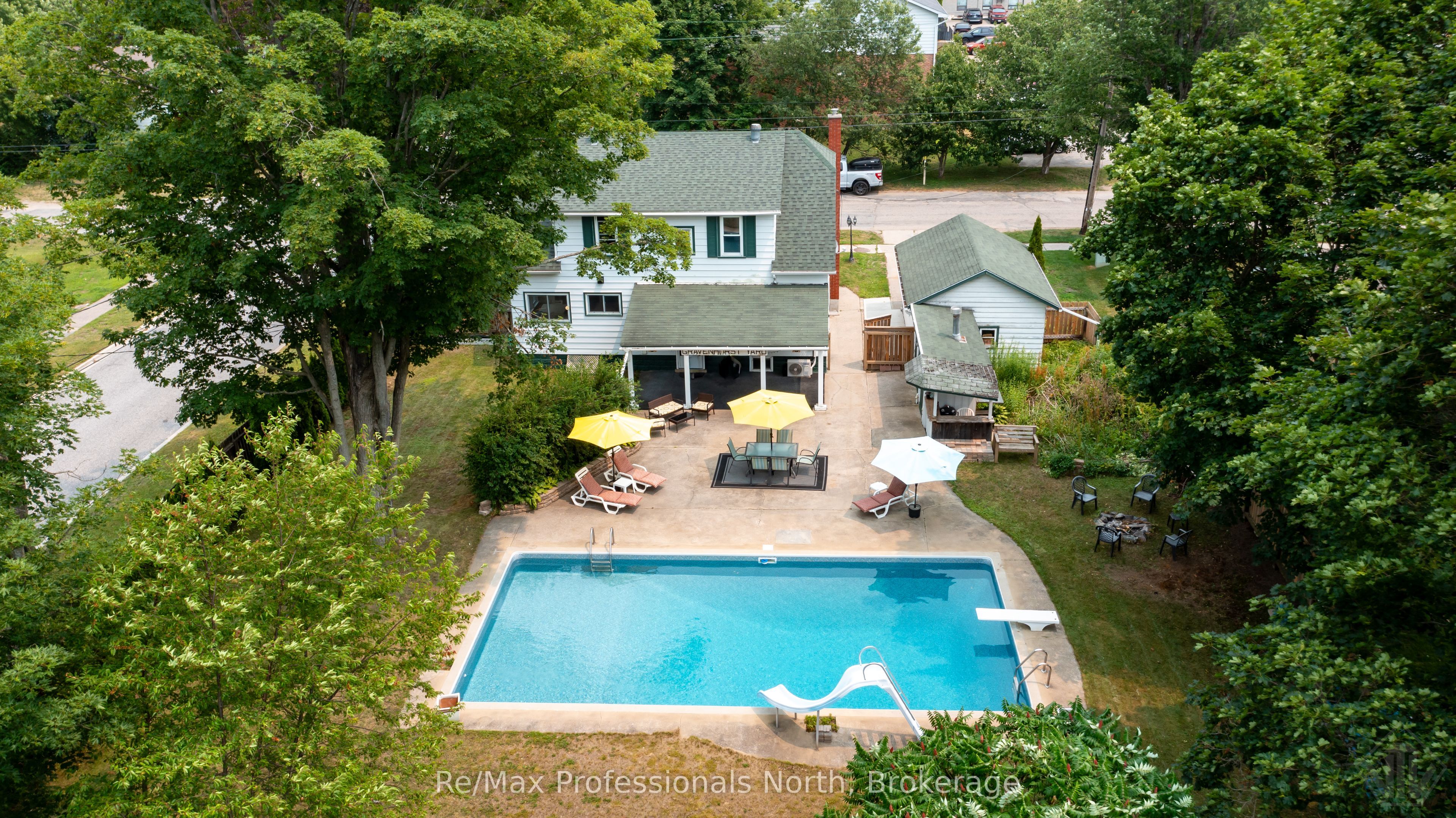 695 John Street N Property Photo 38