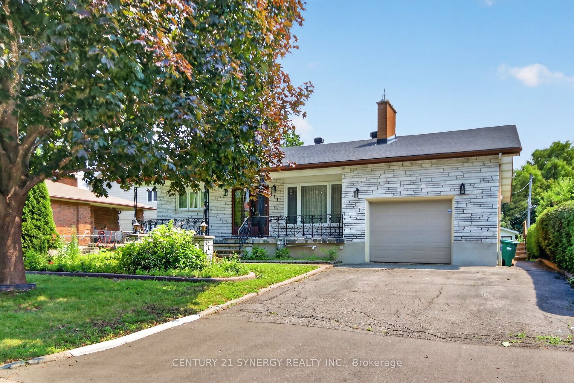974 Greenbriar Avenue