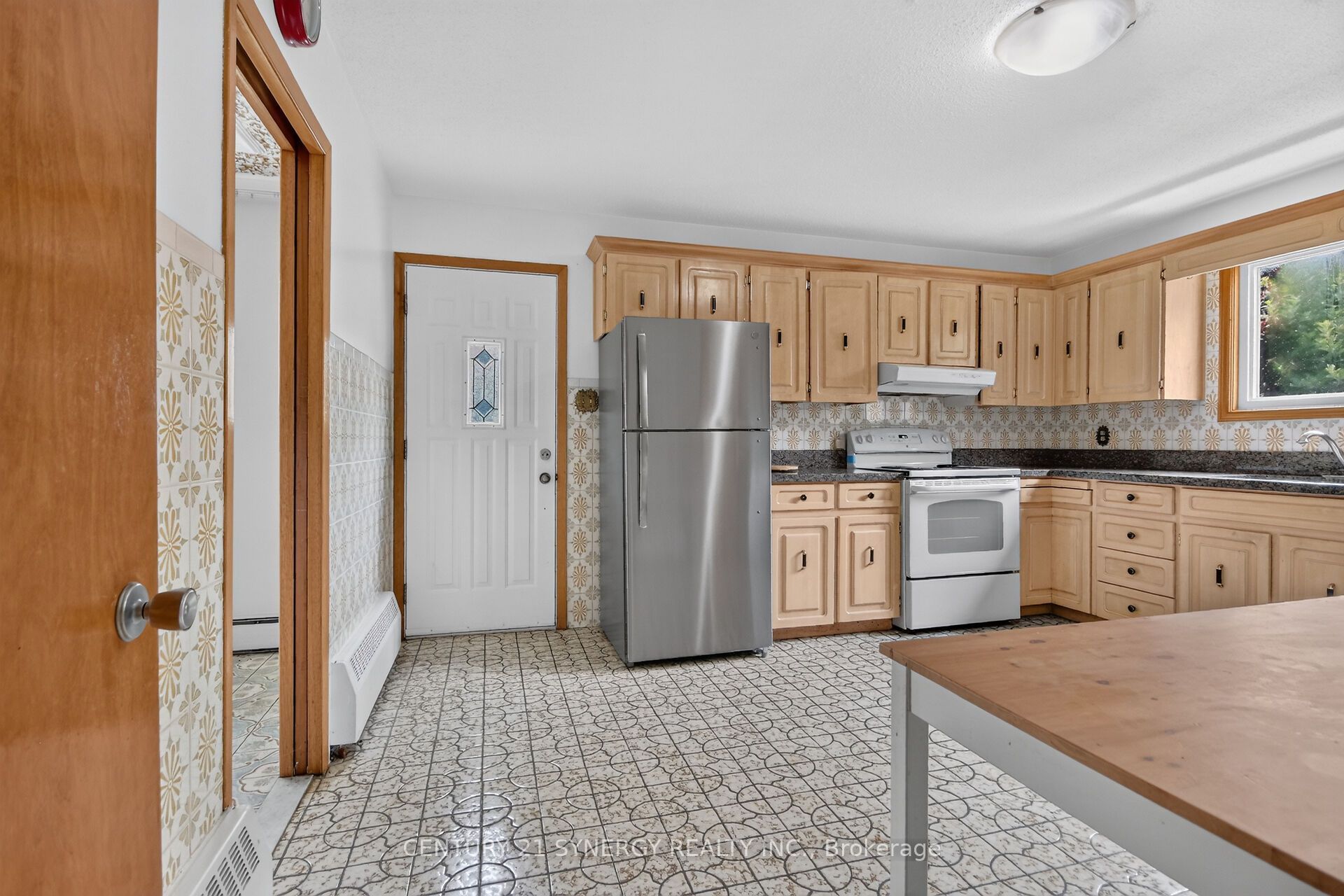 974 Greenbriar Avenue Property Photo 10