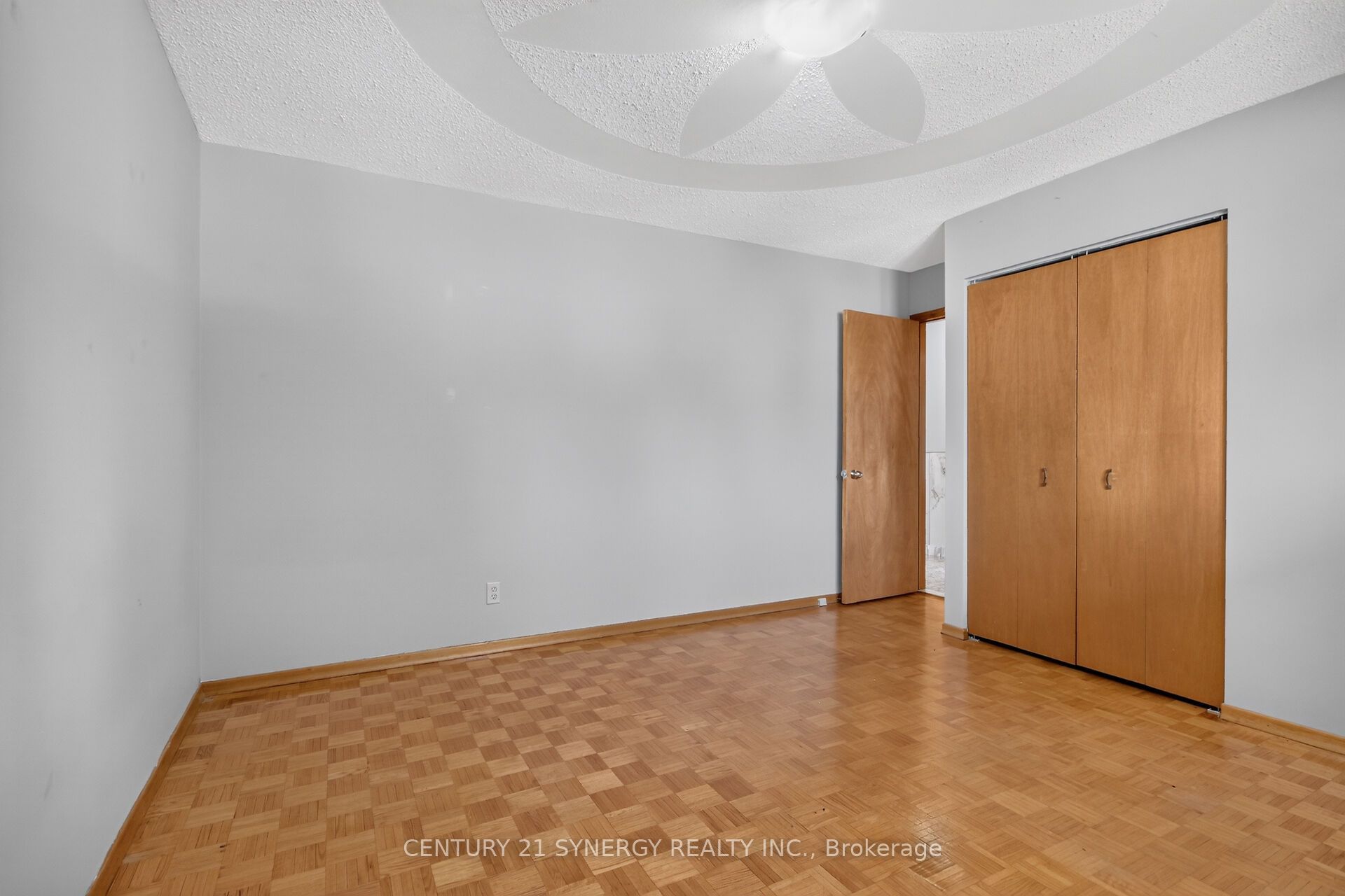 974 Greenbriar Avenue Property Photo 15