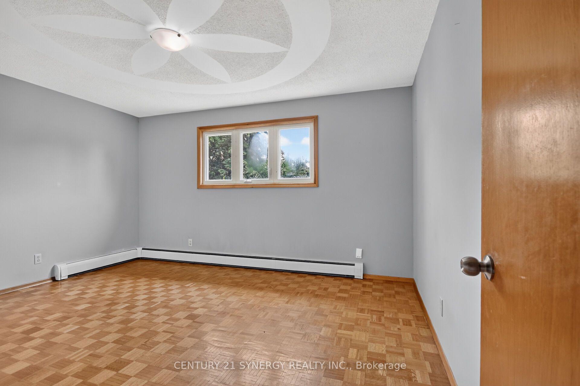 974 Greenbriar Avenue Property Photo 16