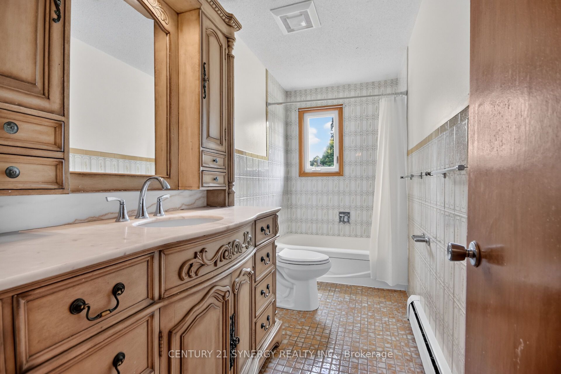 974 Greenbriar Avenue Property Photo 17
