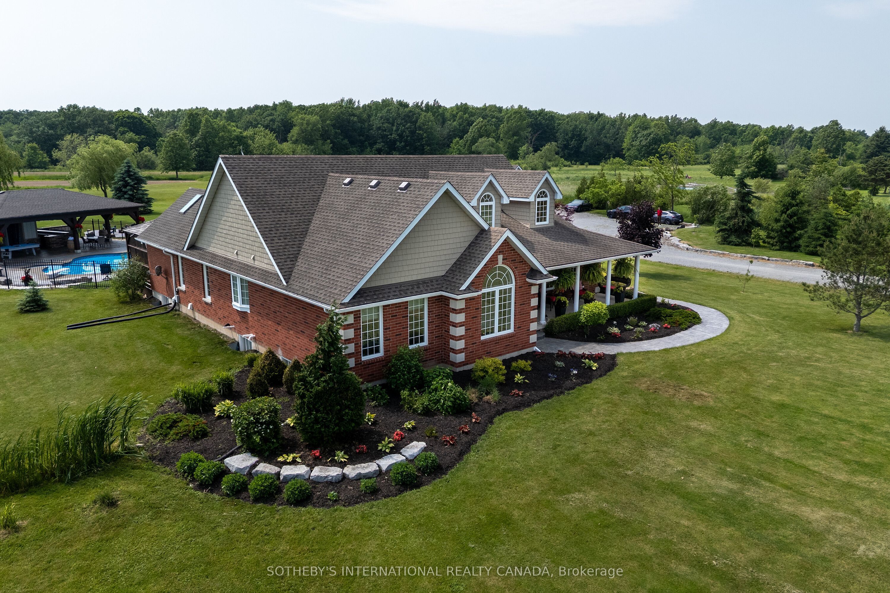 551 Darby Road Property Photo 4
