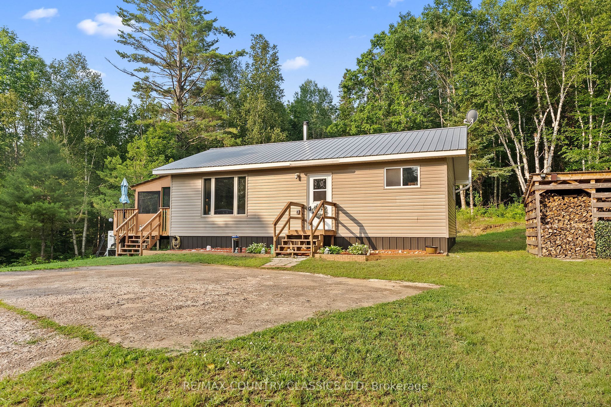 528 Hwy No.28 Property Photo 2