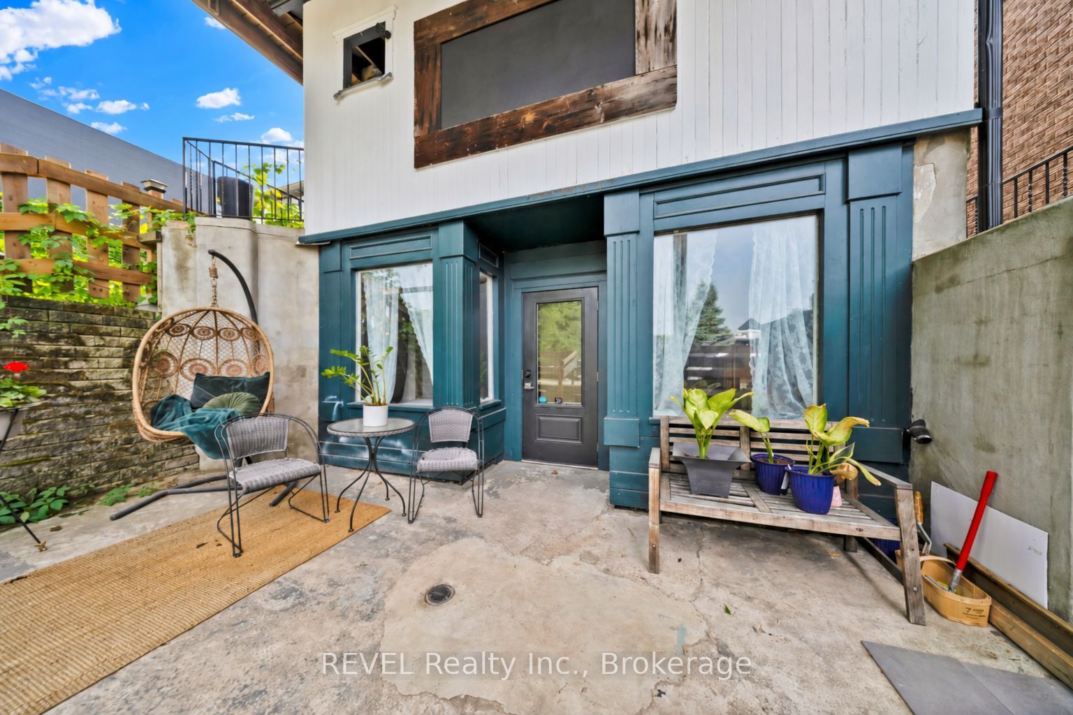 1433 Pelham Street STUDIO Property Photo 1
