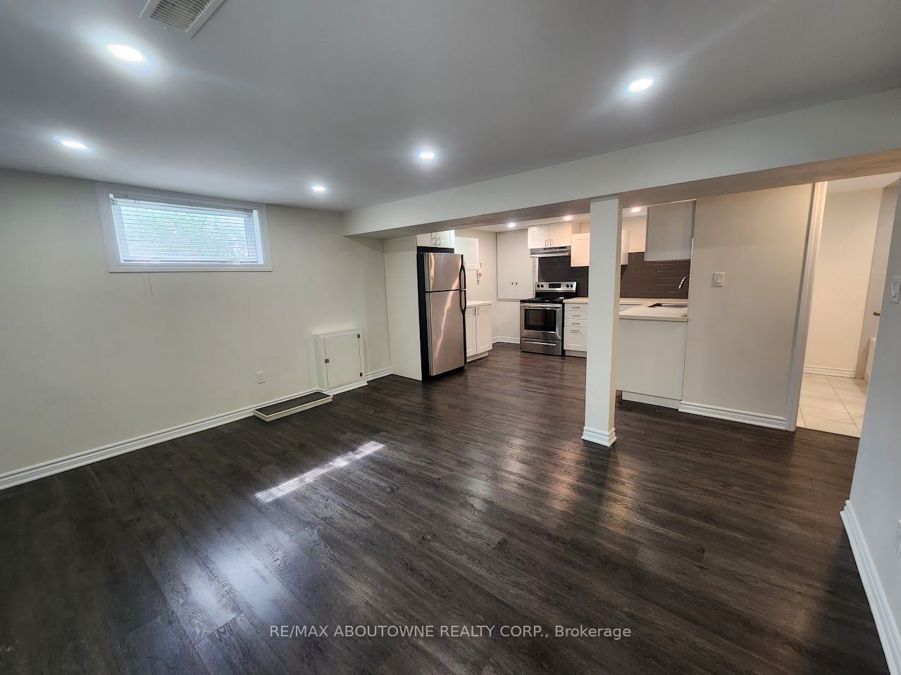 18 Greeningdon Drive Lower Property Photo 6