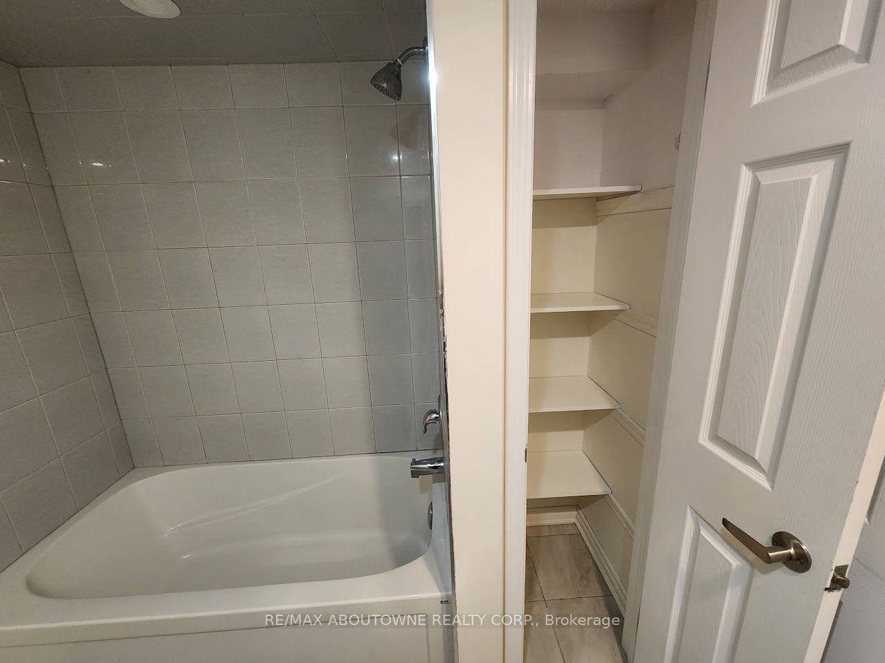 18 Greeningdon Drive Lower Property Photo 12