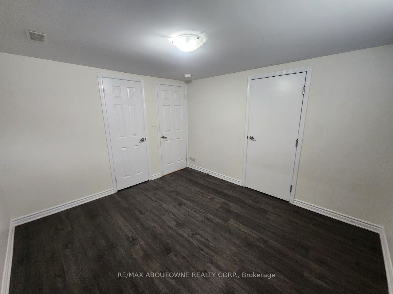 18 Greeningdon Drive Lower Property Photo 14