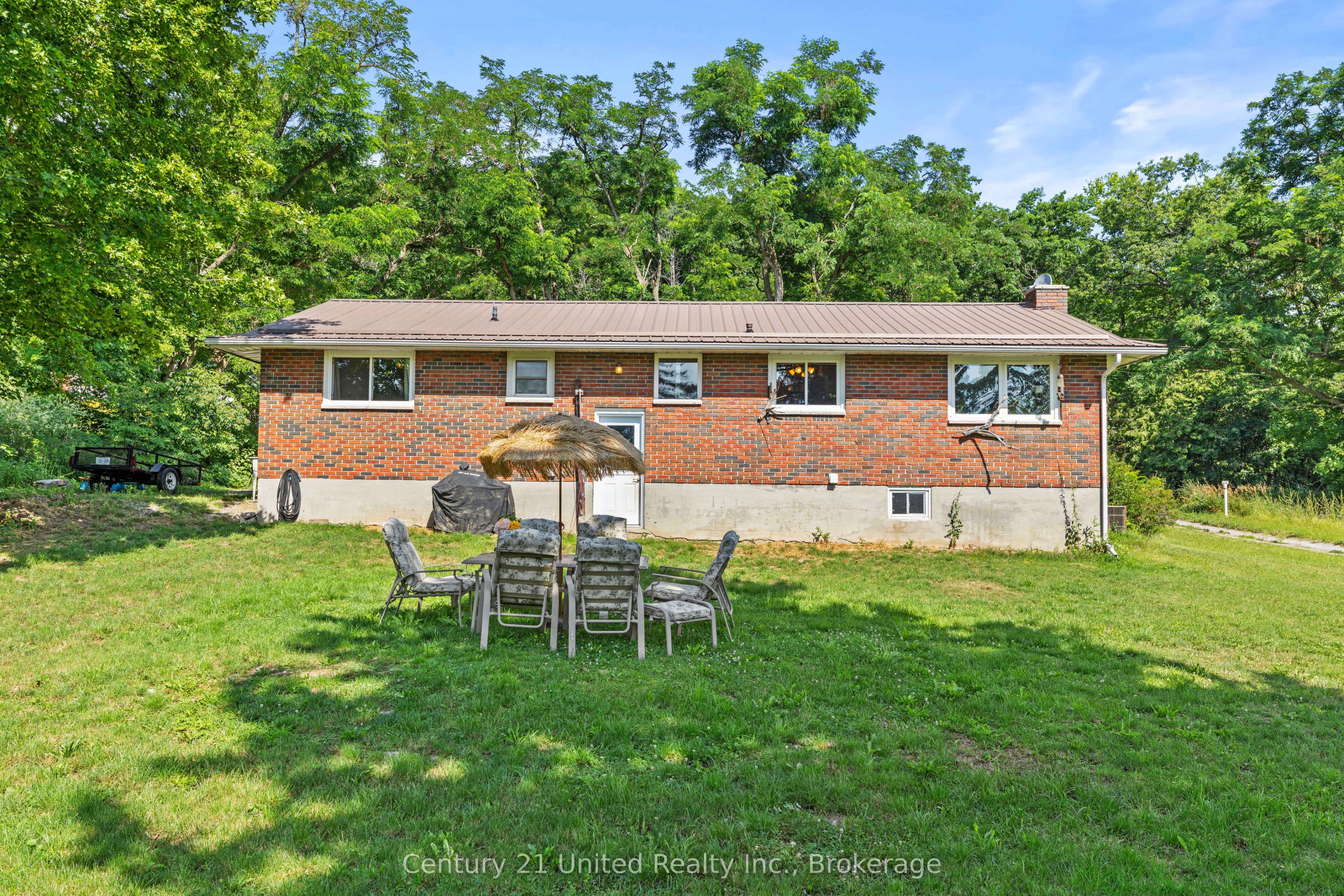 200 Front Street W Property Photo 23