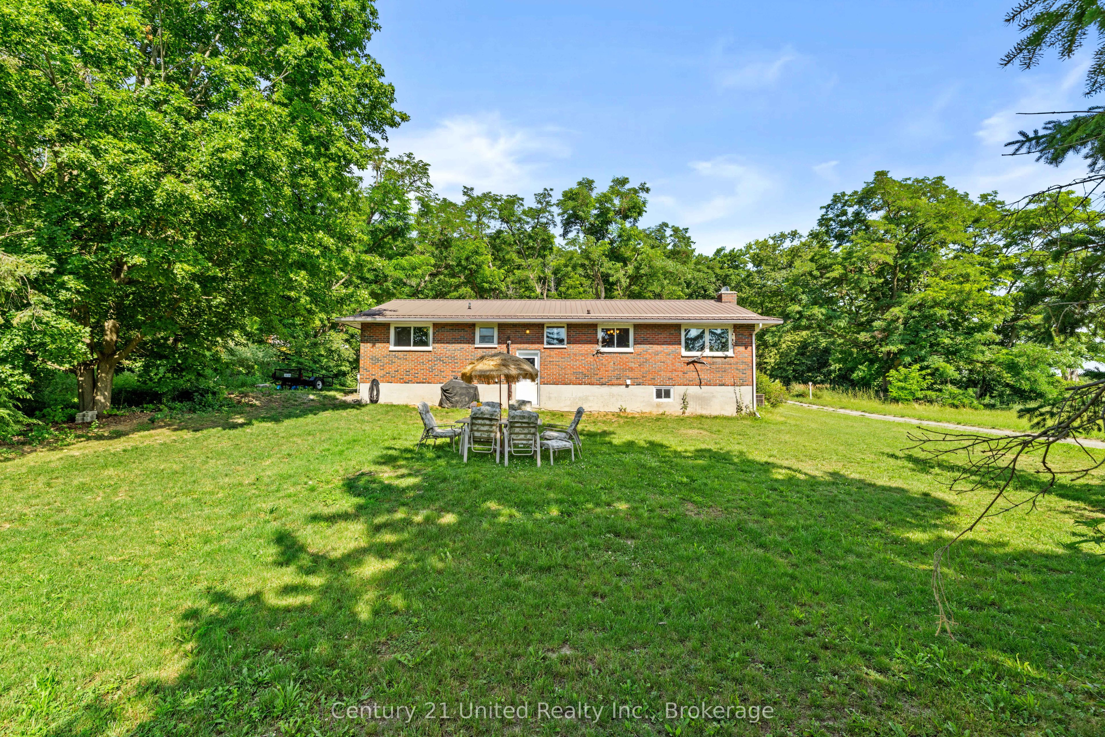 200 Front Street W Property Photo 25