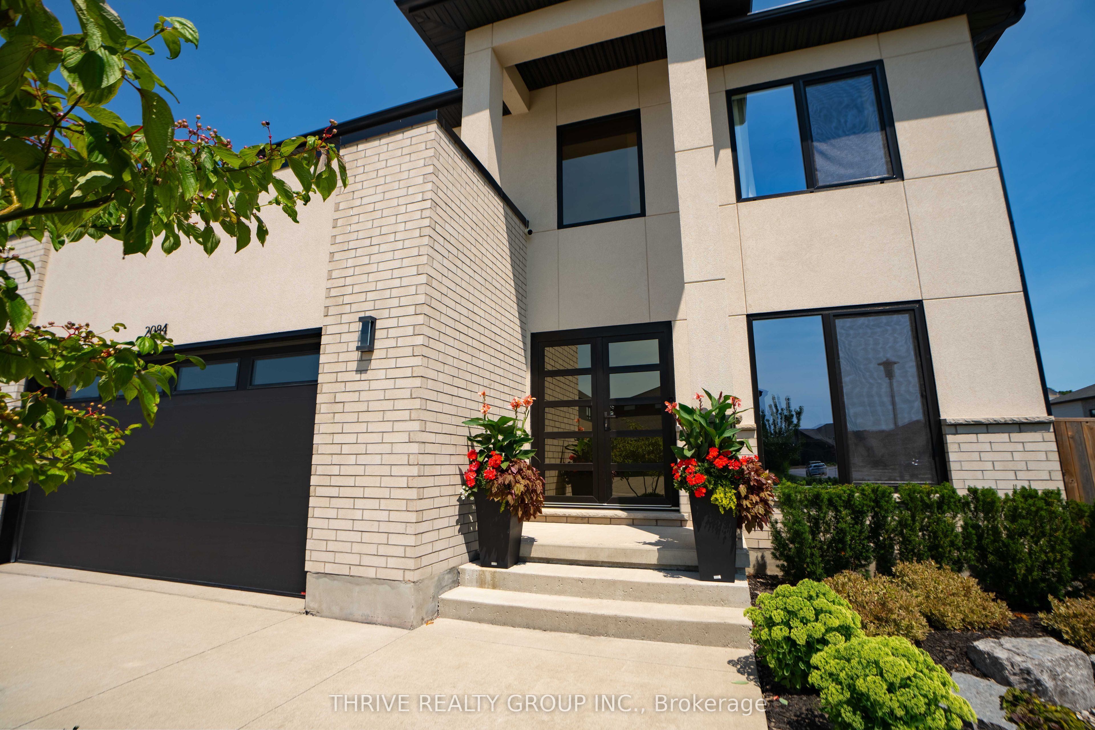 2084 Tyson Walk Property Photo 3