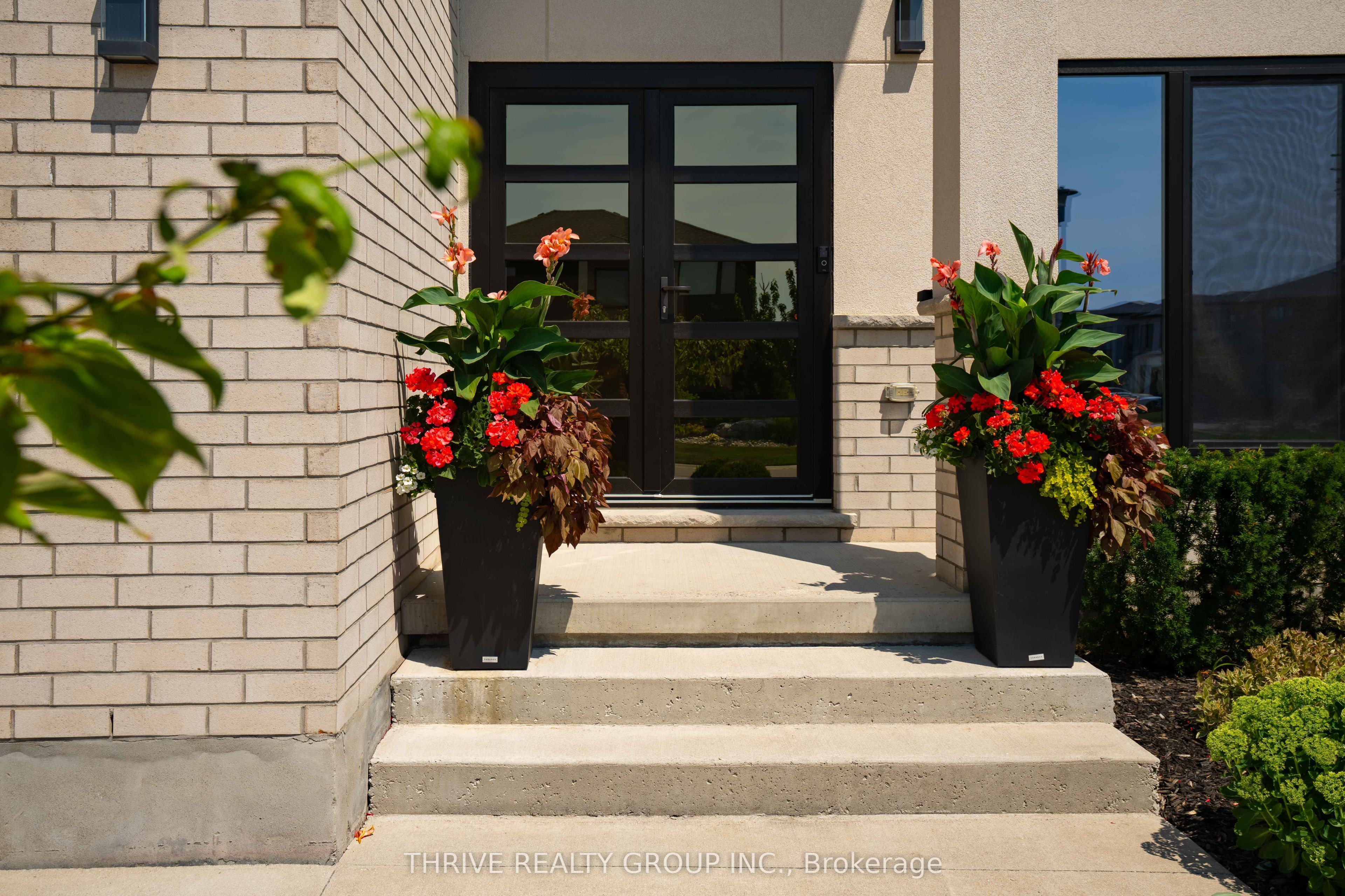 2084 Tyson Walk Property Photo 4