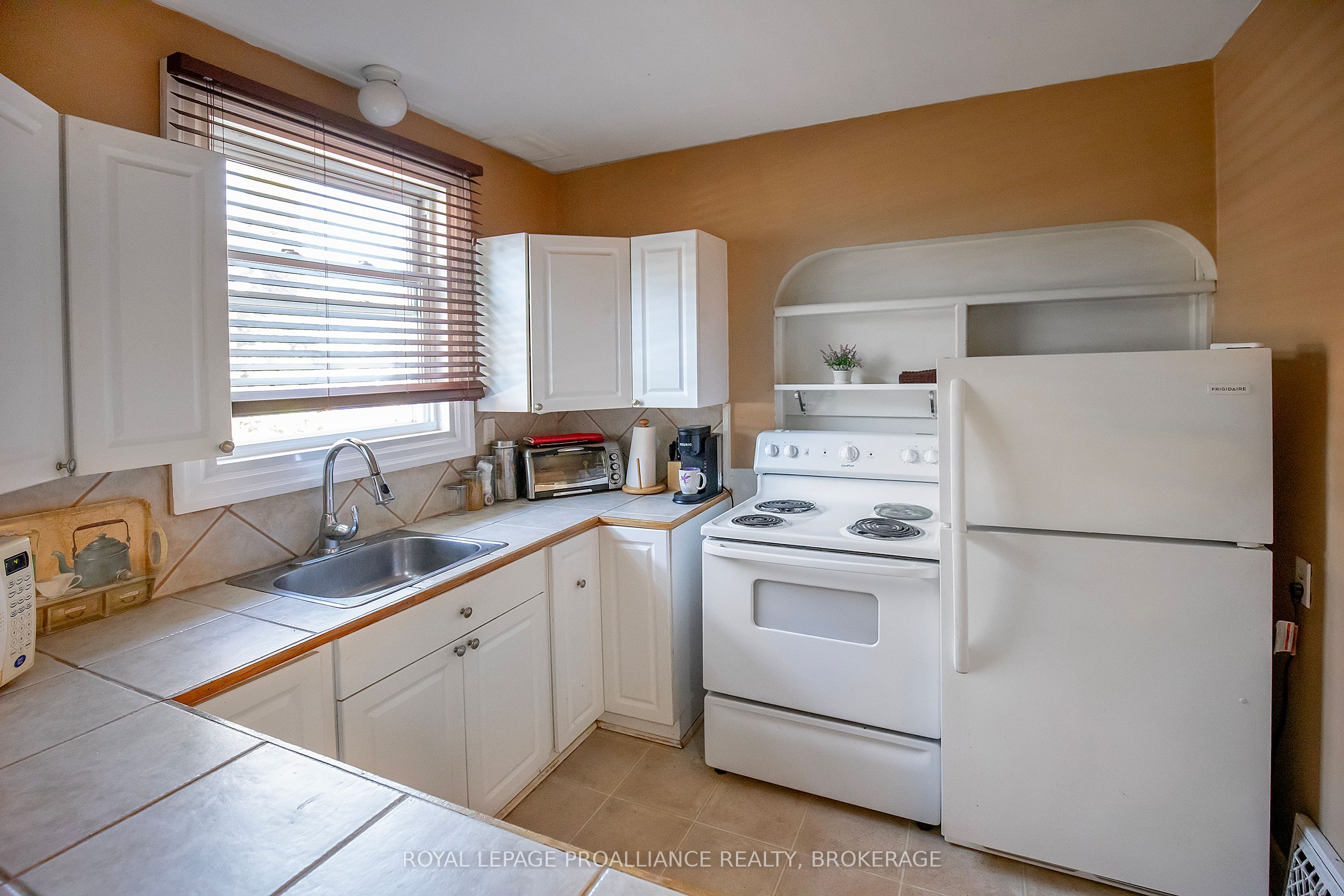 238 Mack Street Property Photo 5
