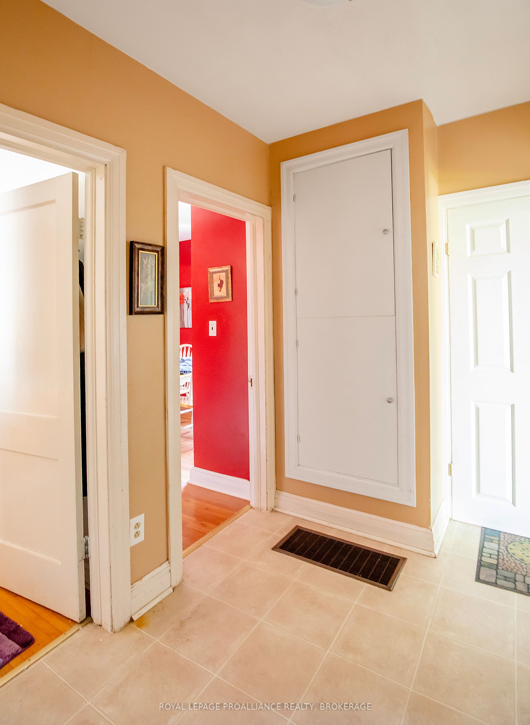 238 Mack Street Property Photo 6