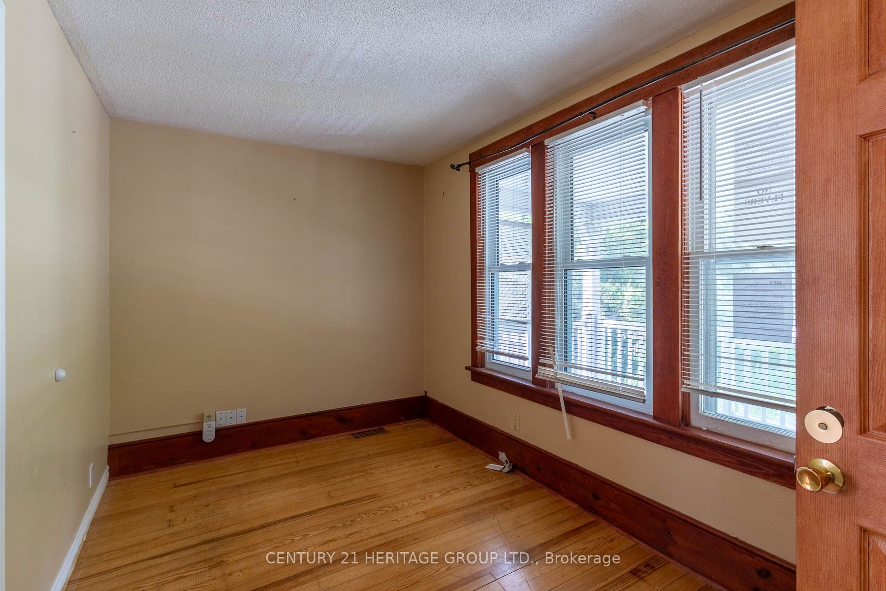 32 Rousseaux Street Property Photo 6