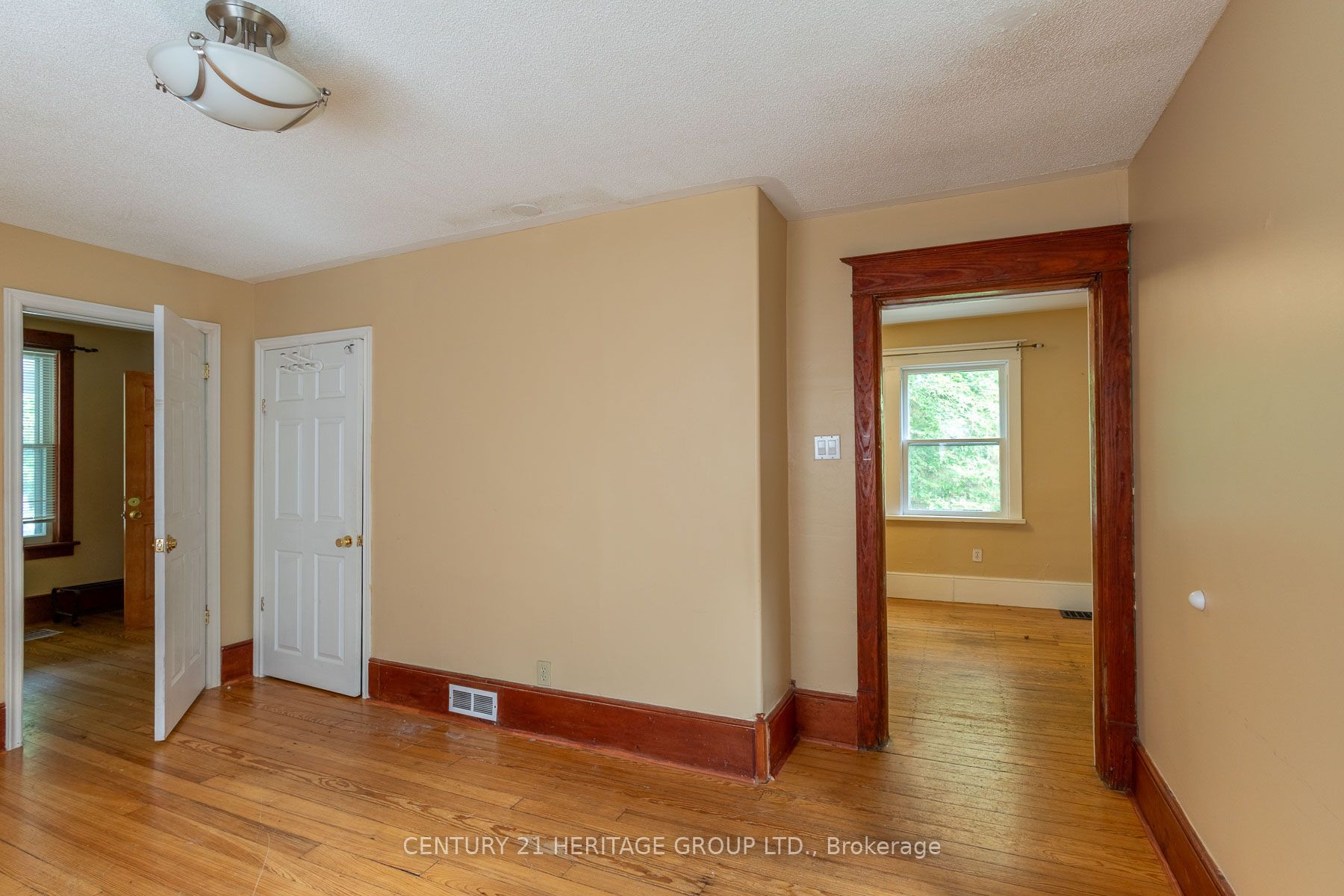 32 Rousseaux Street Property Photo 10