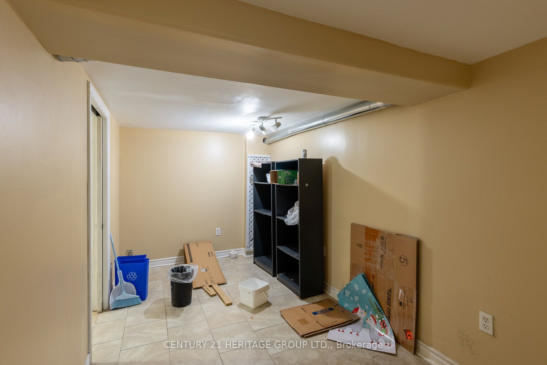 32 Rousseaux Street Property Photo 27
