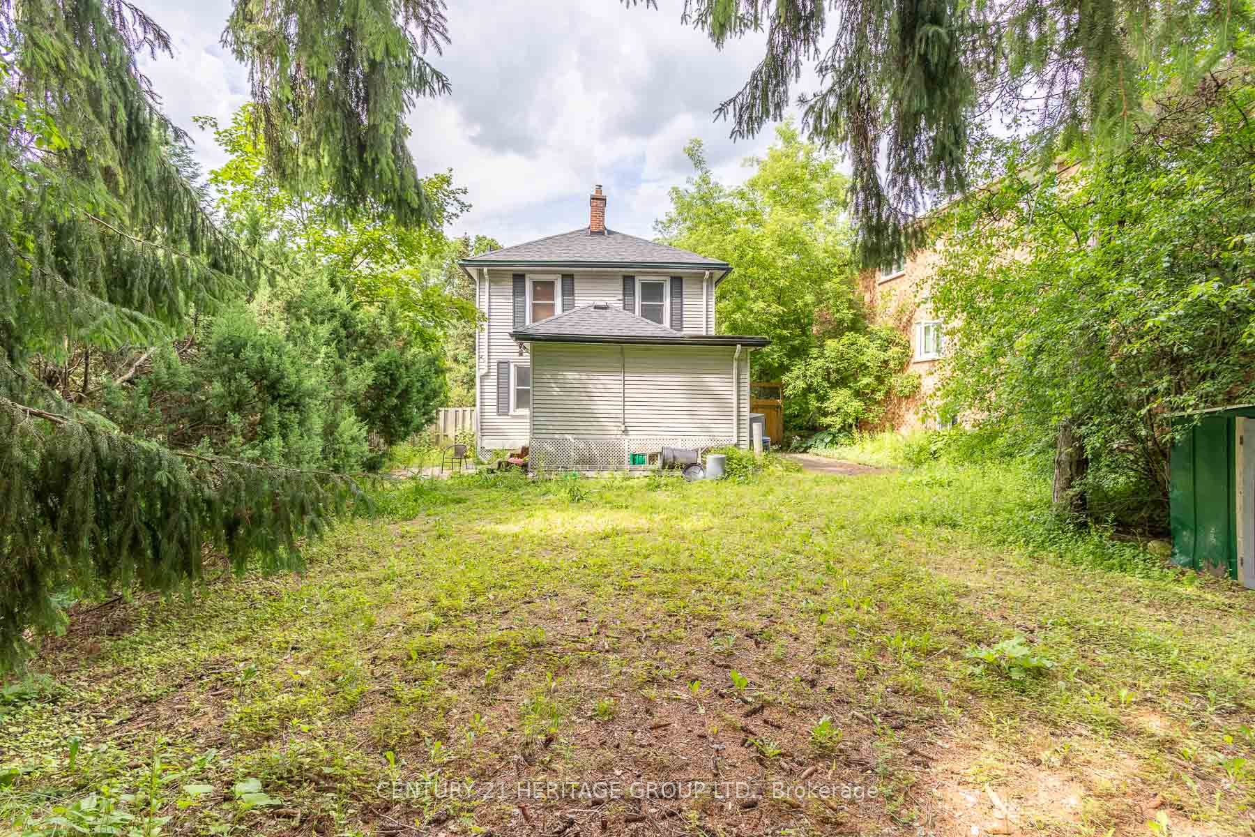 32 Rousseaux Street Property Photo 33