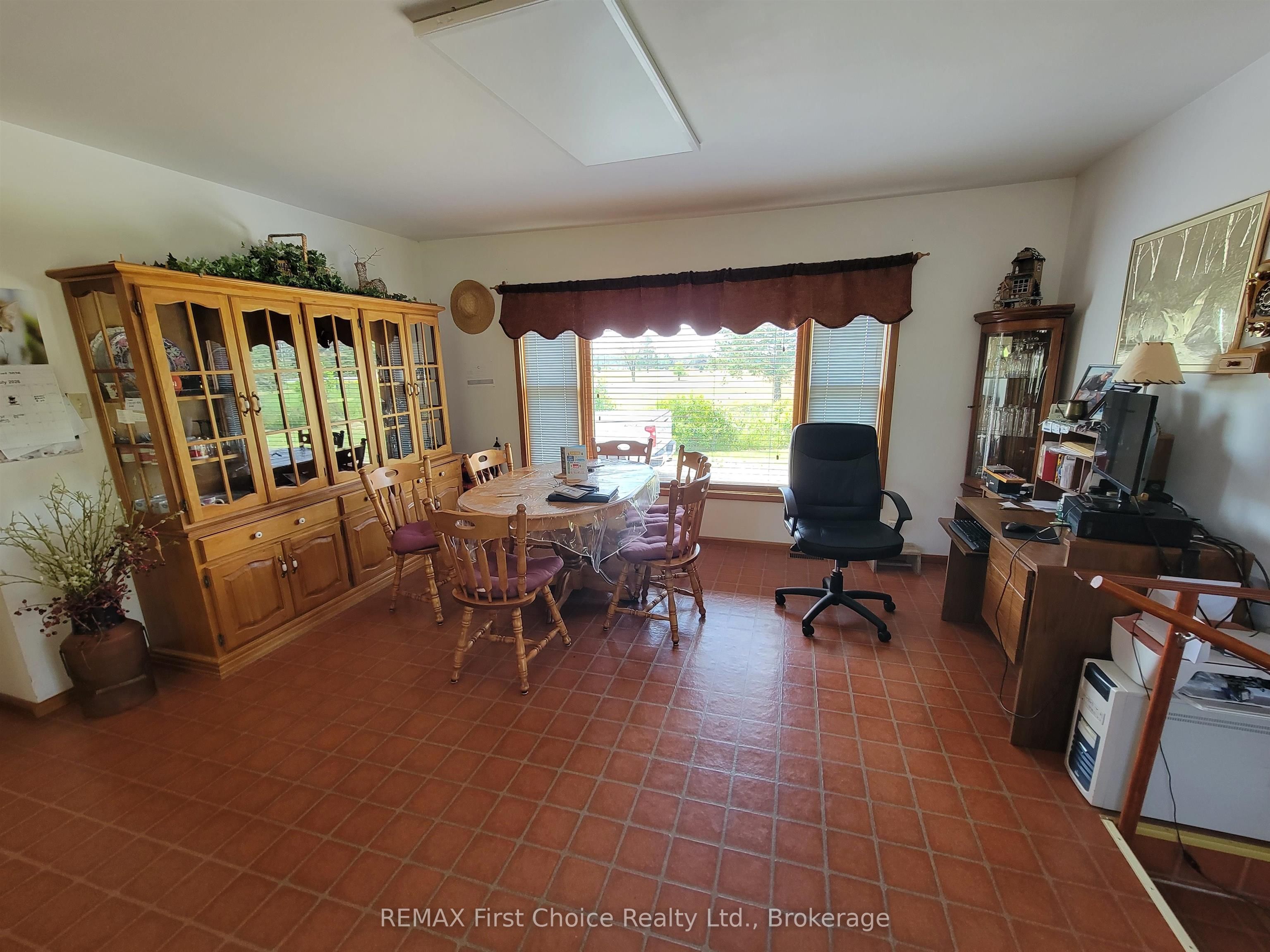 1611 Hwy 11/71 Property Photo 5
