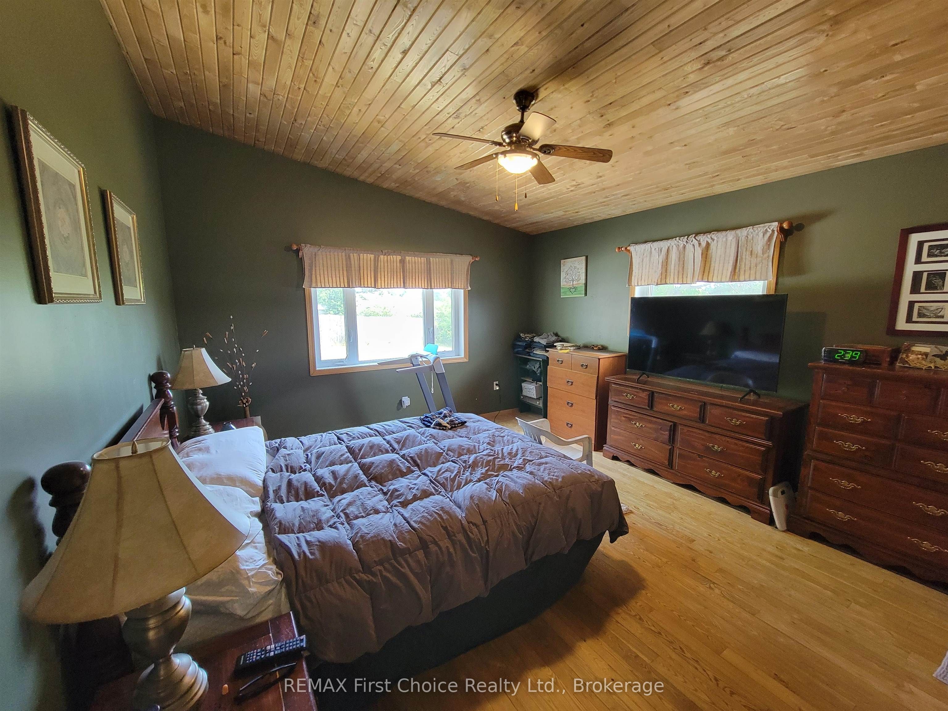 1611 Hwy 11/71 Property Photo 6