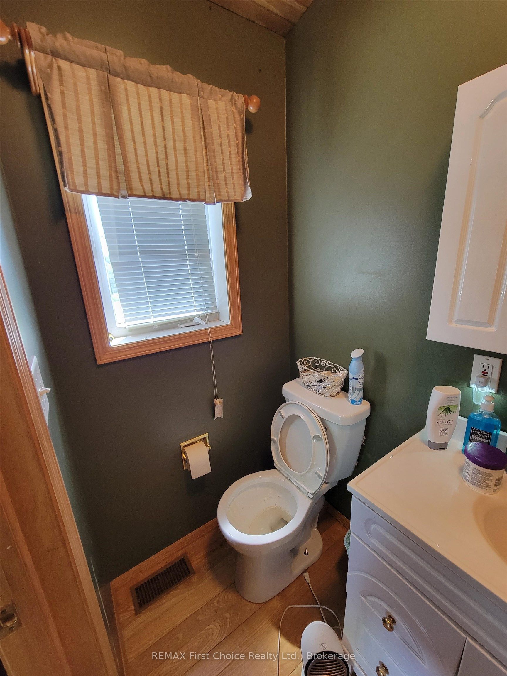 1611 Hwy 11/71 Property Photo 9