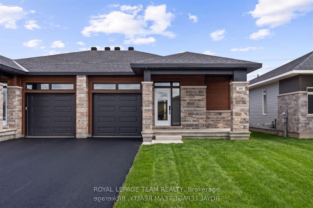 1094 Moore Street Property Photo 1