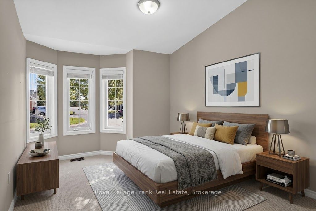 60 Village Crescent 49 Property Photo 5