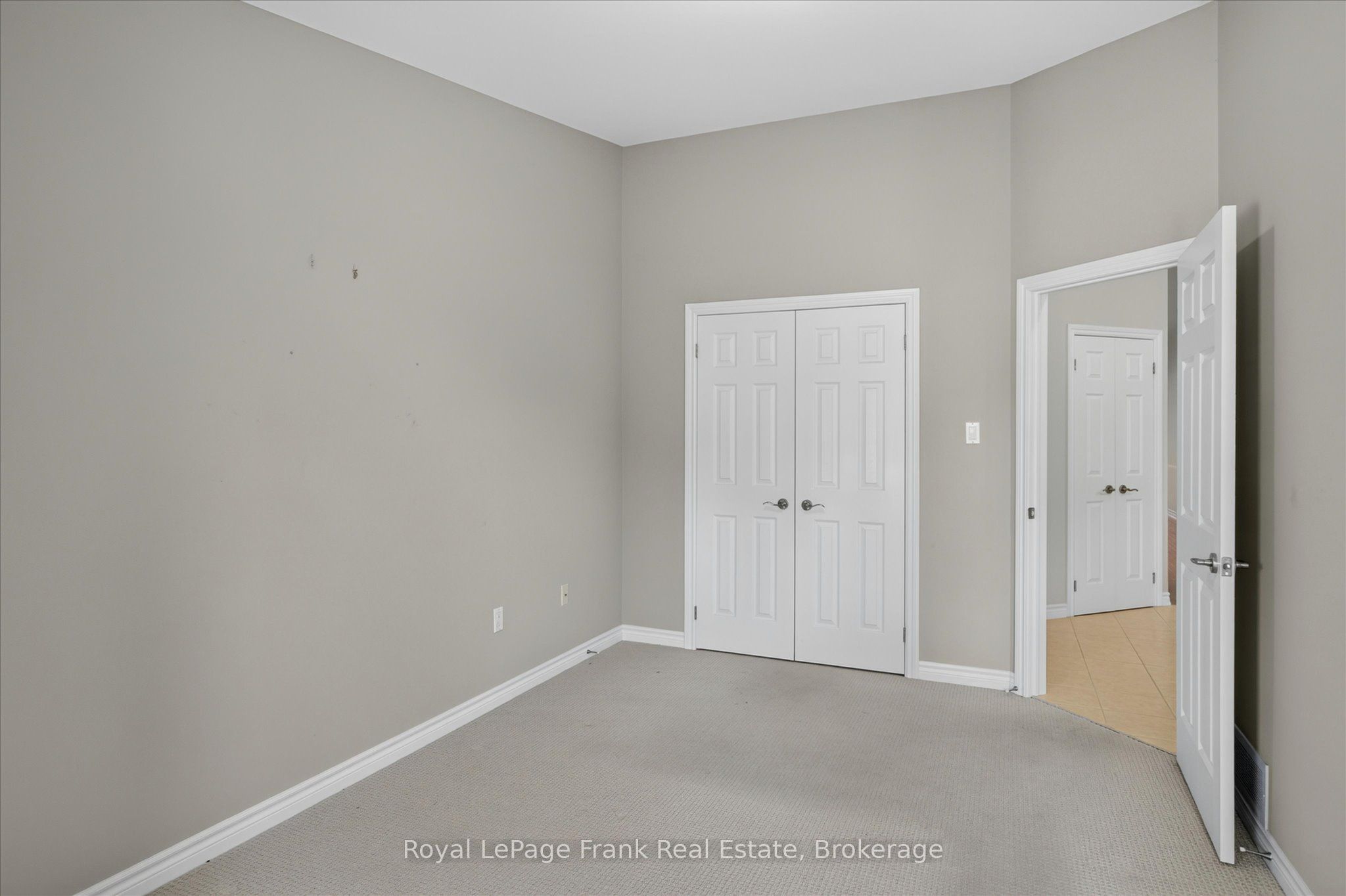 60 Village Crescent 49 Property Photo 6