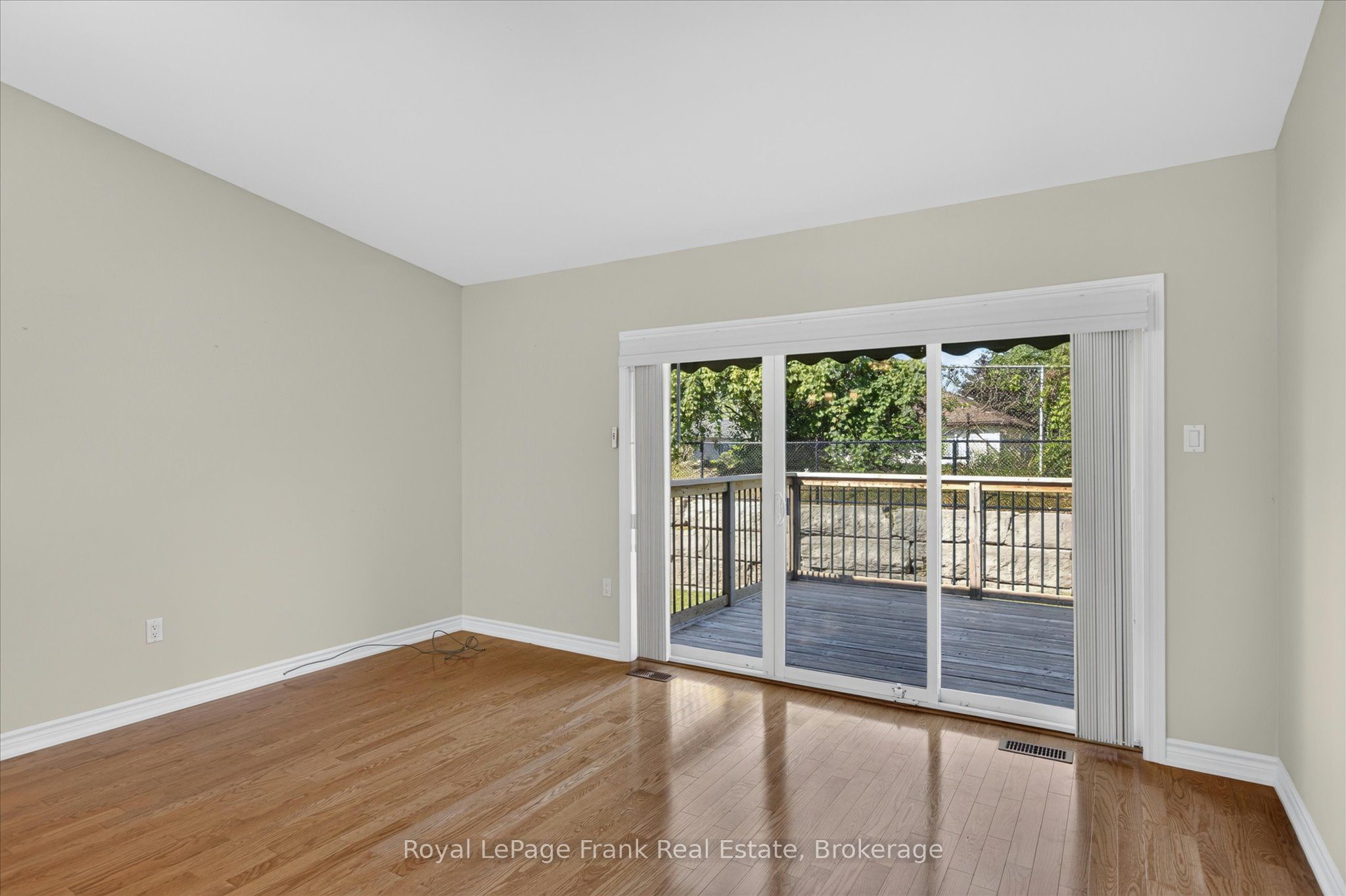 60 Village Crescent 49 Property Photo 20