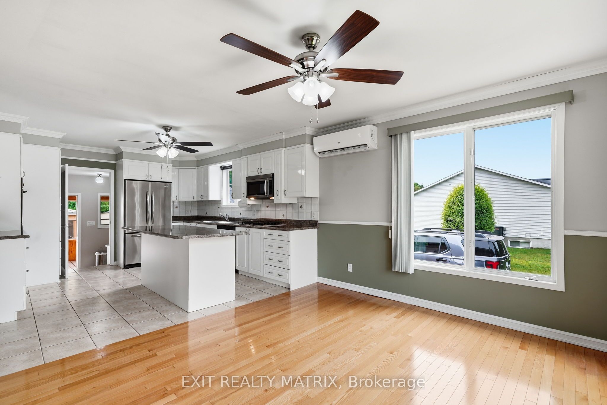 563 Lajeunesse Road Property Photo 8