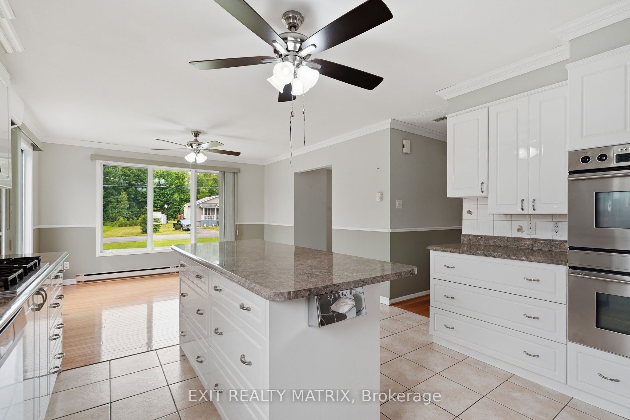 563 Lajeunesse Road Property Photo 11