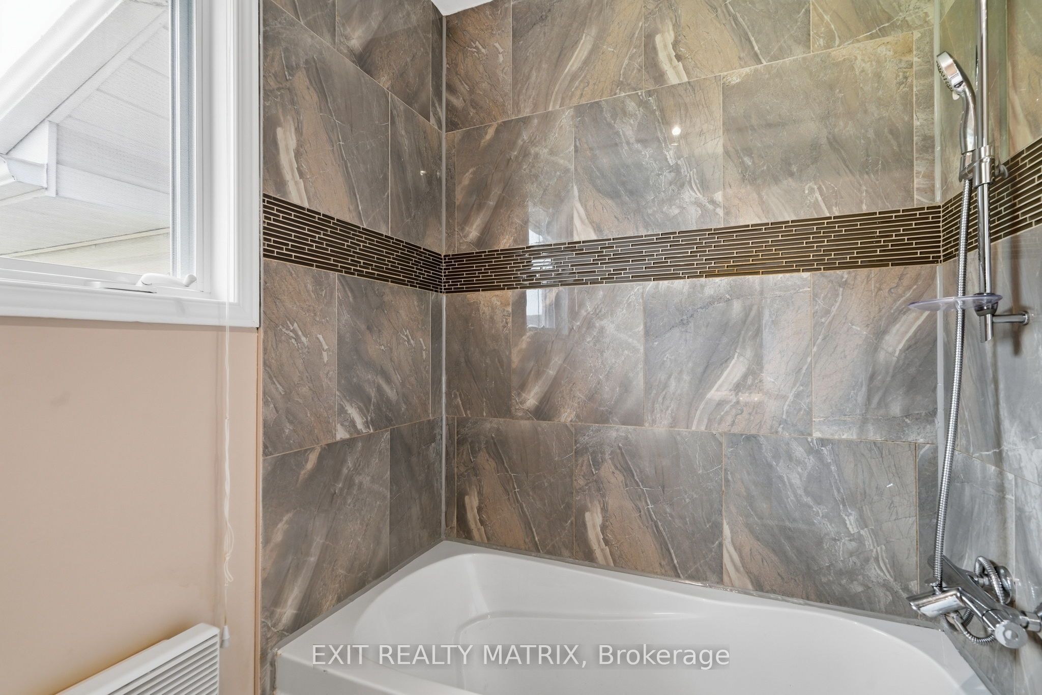 563 Lajeunesse Road Property Photo 16