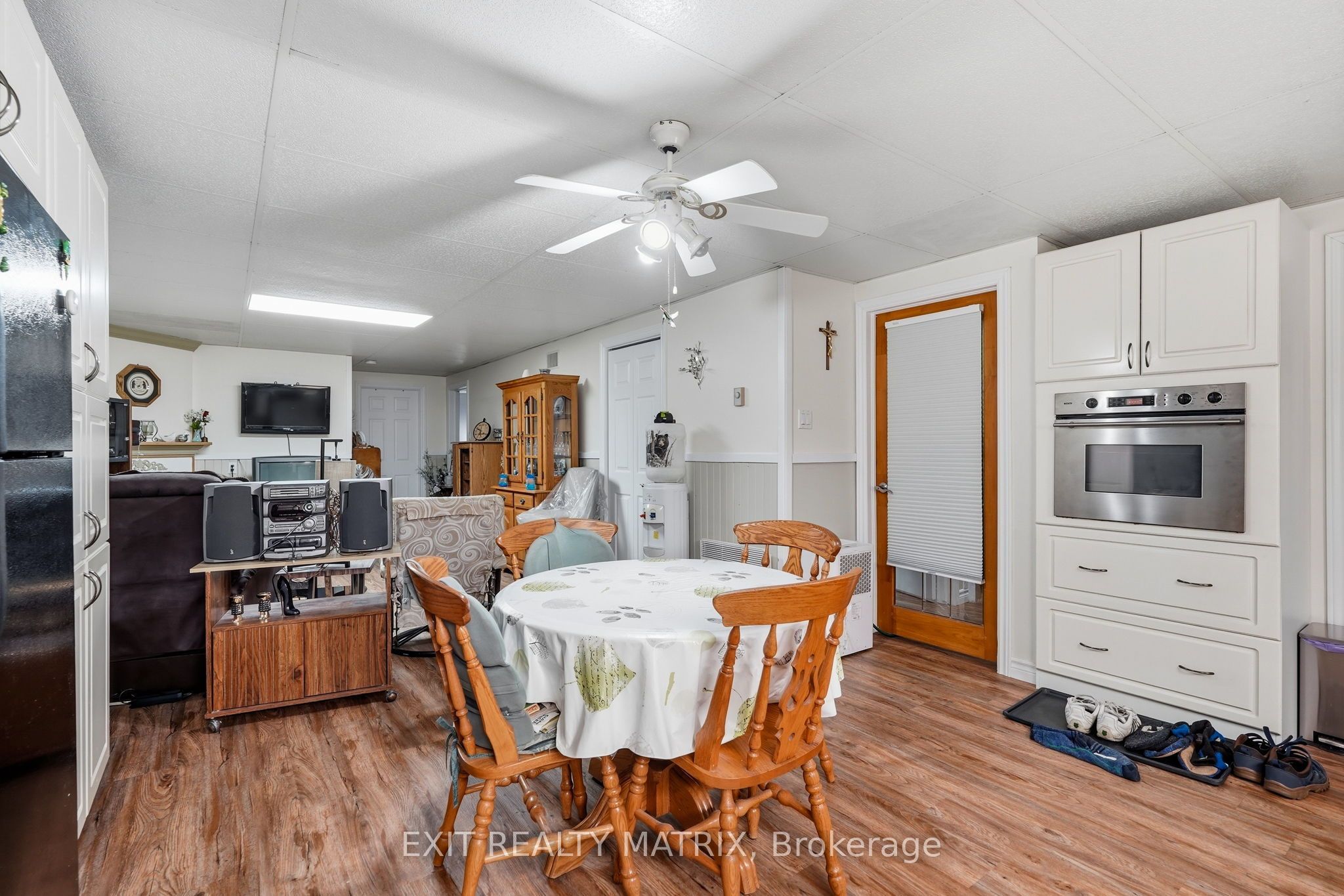 563 Lajeunesse Road Property Photo 23