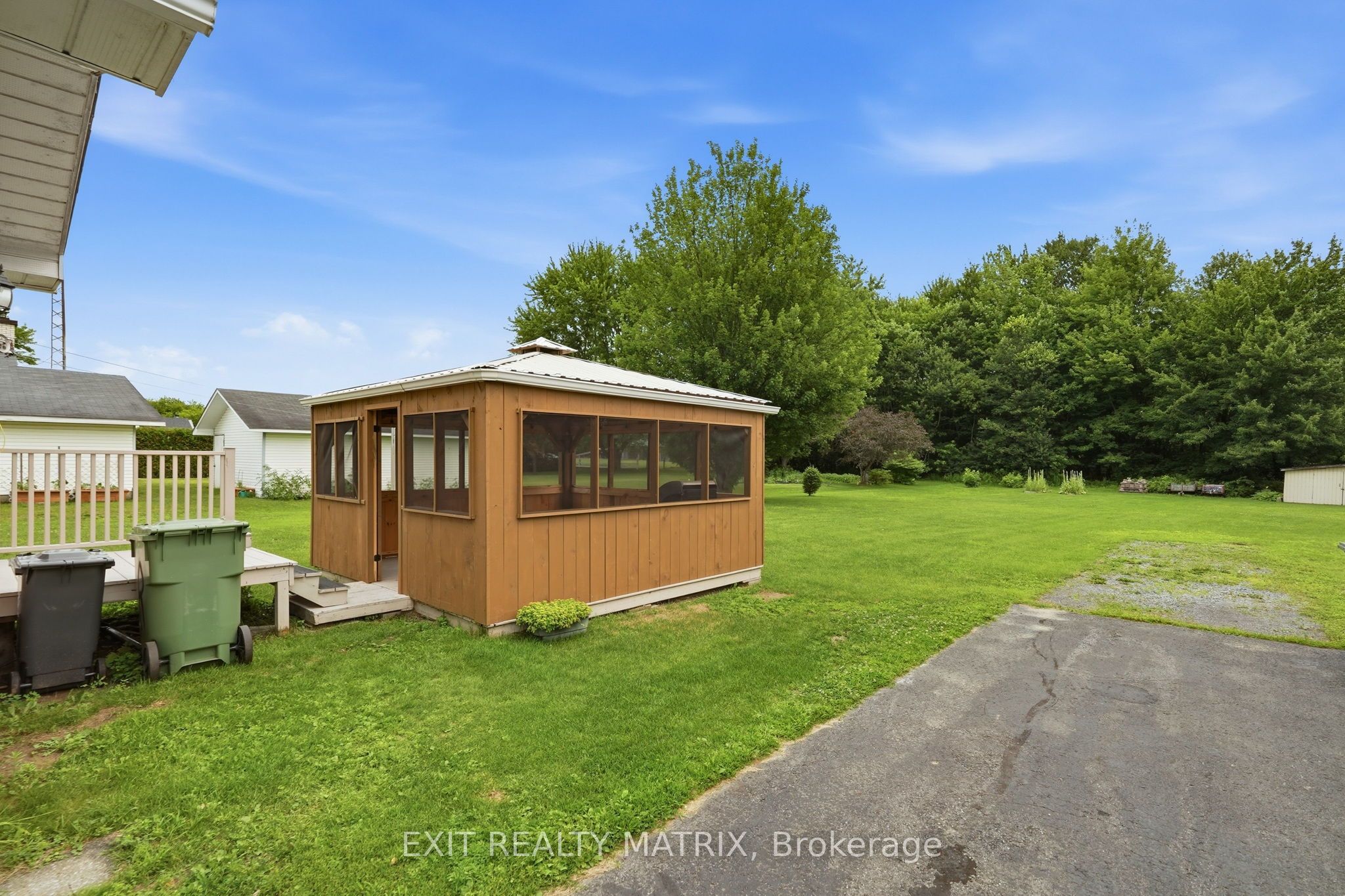 563 Lajeunesse Road Property Photo 30