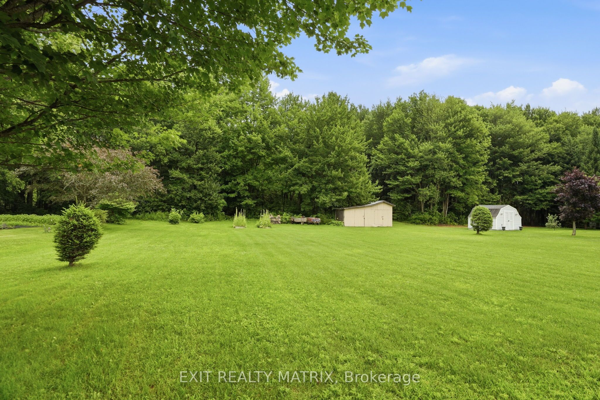563 Lajeunesse Road Property Photo 32