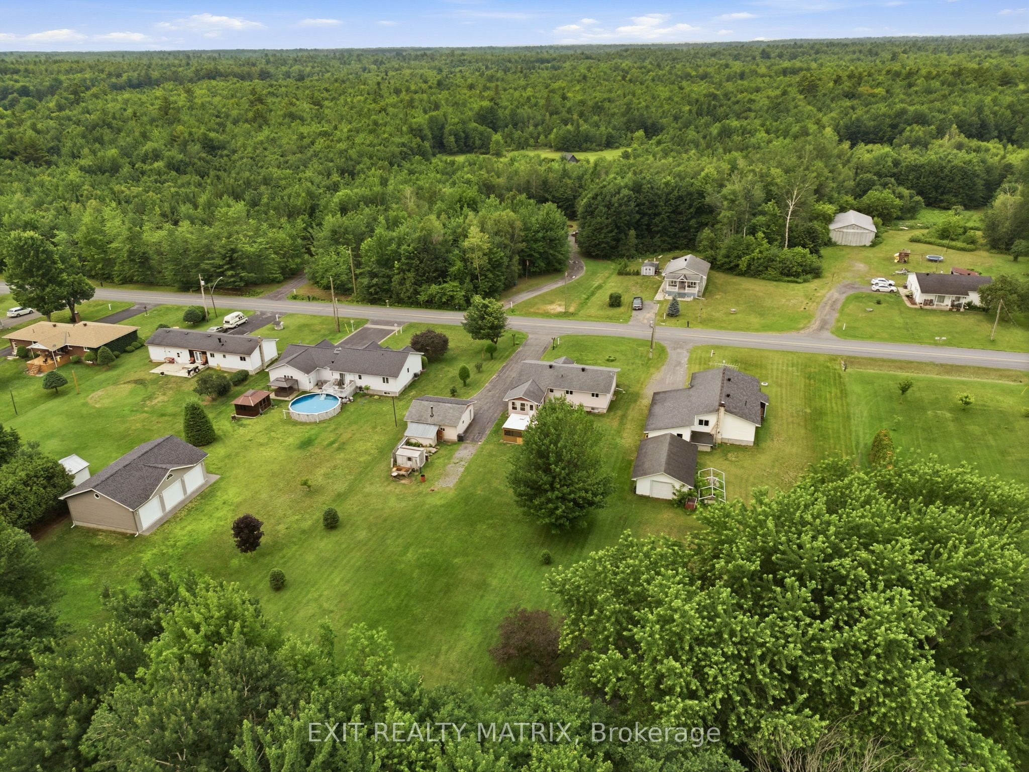 563 Lajeunesse Road Property Photo 37