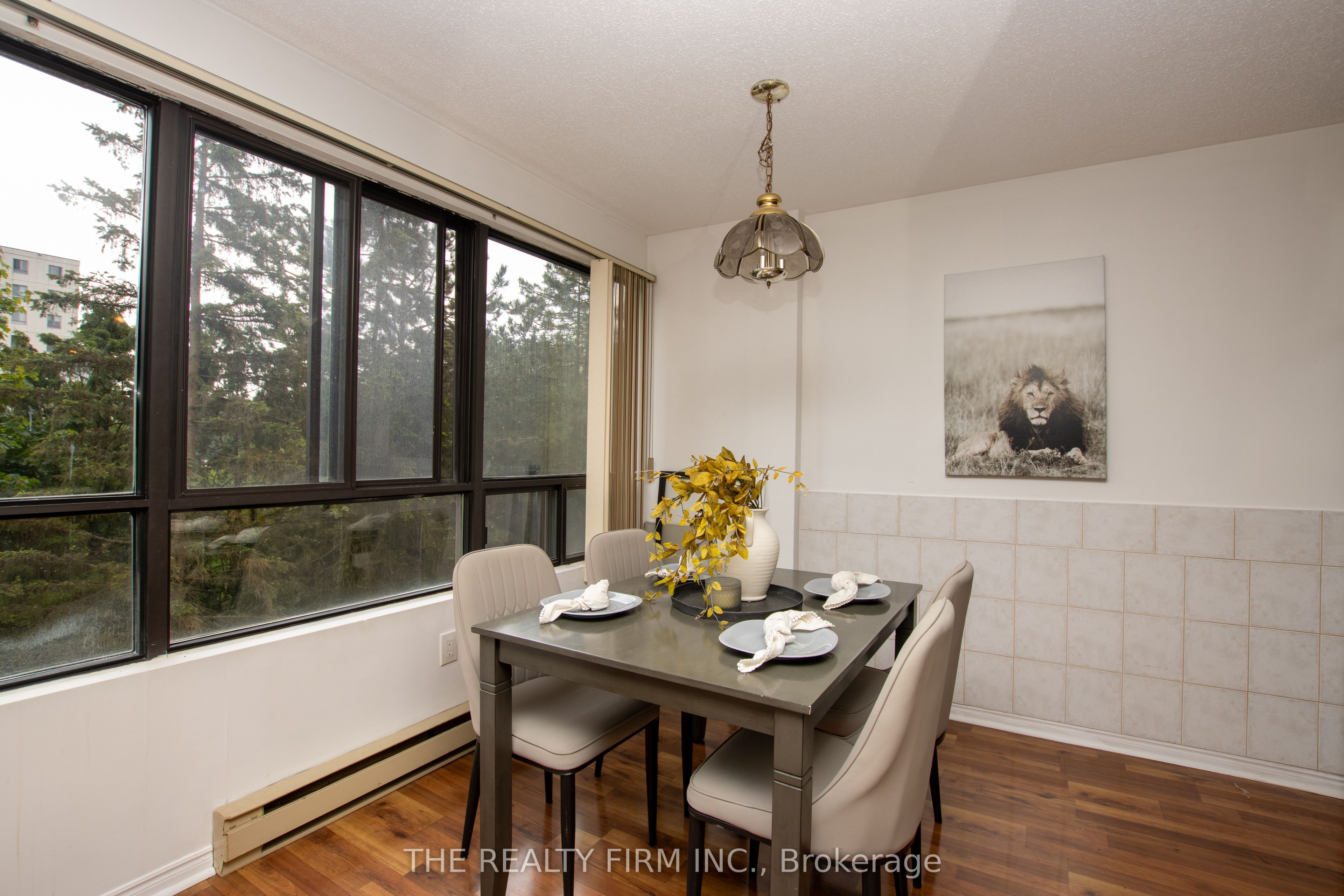 135 Baseline Road W 403 Property Photo 15