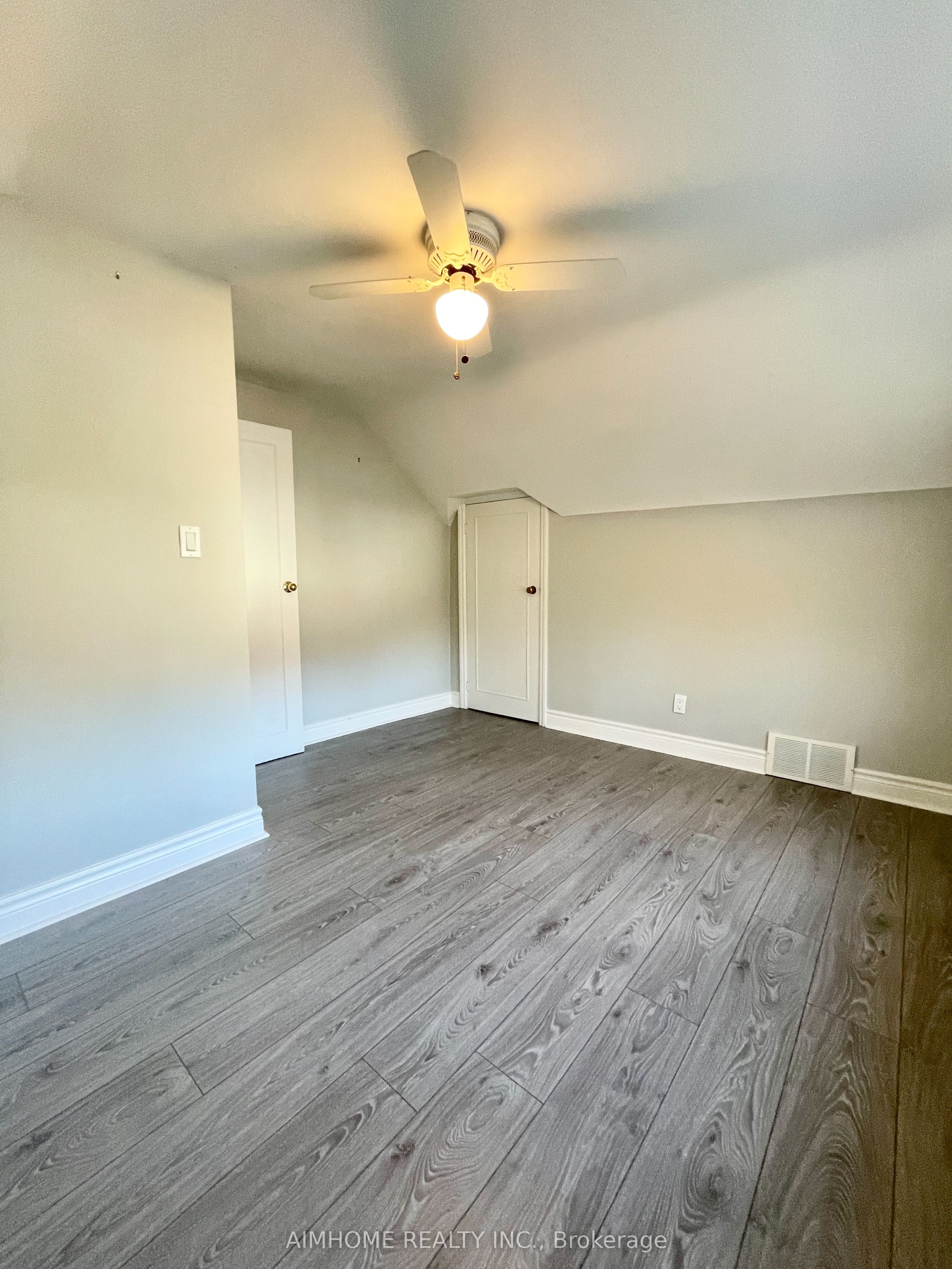 5594 Woodland Boulevard Property Photo 7