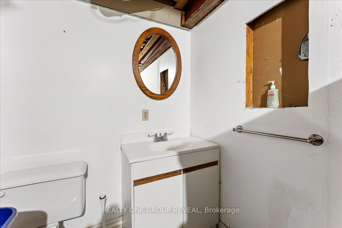 111 Peacock Boulevard Property Photo 28