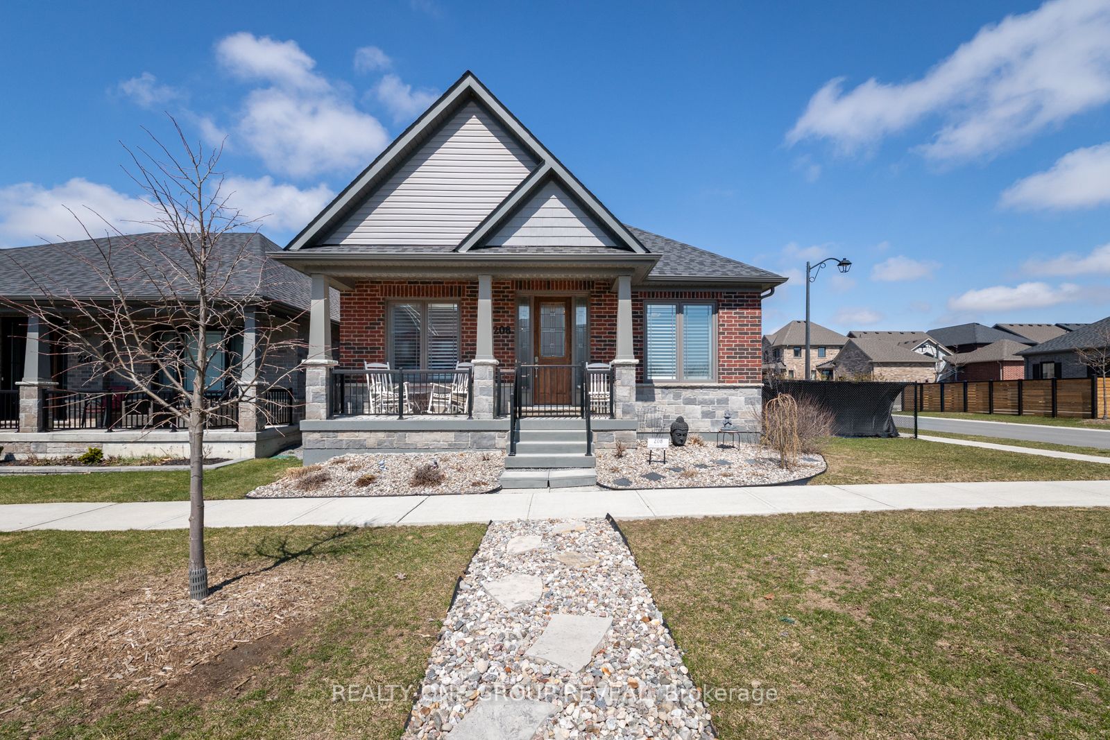208 Strachan Street Property Photo 1