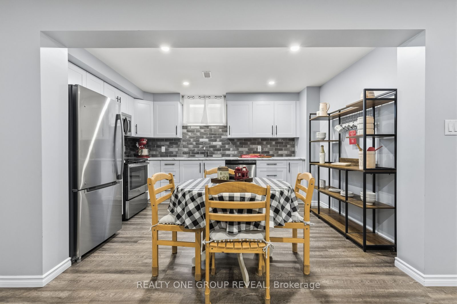208 Strachan Street Property Photo 22