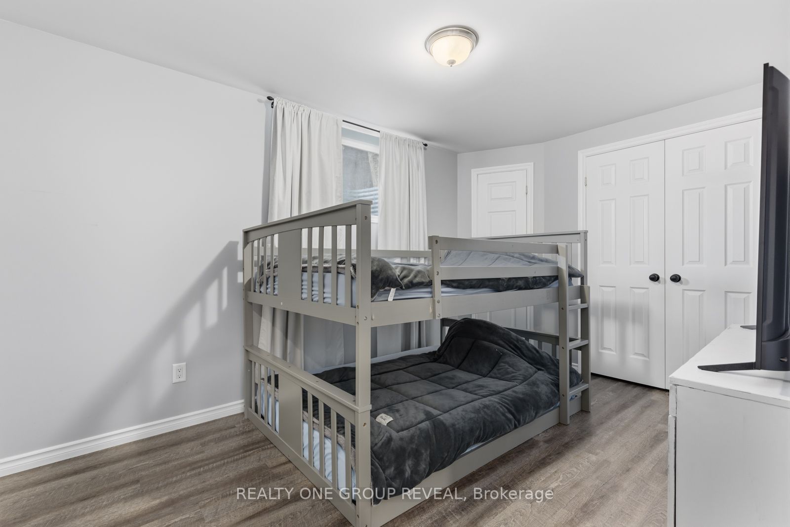 208 Strachan Street Property Photo 26