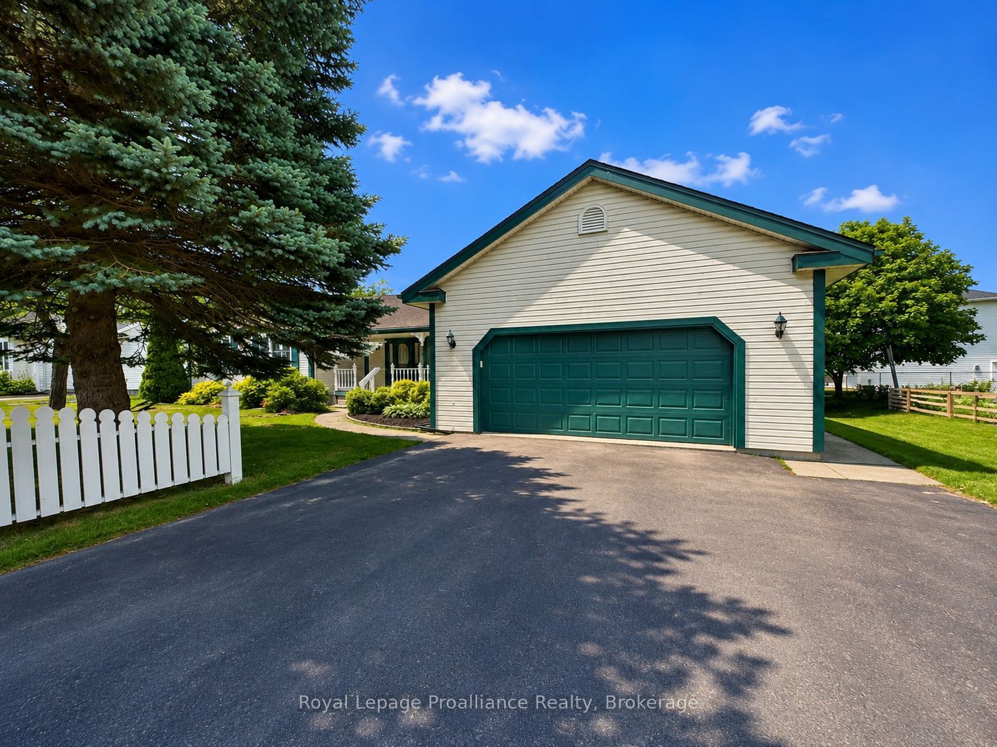 88 Westwind Crescent Property Photo 2