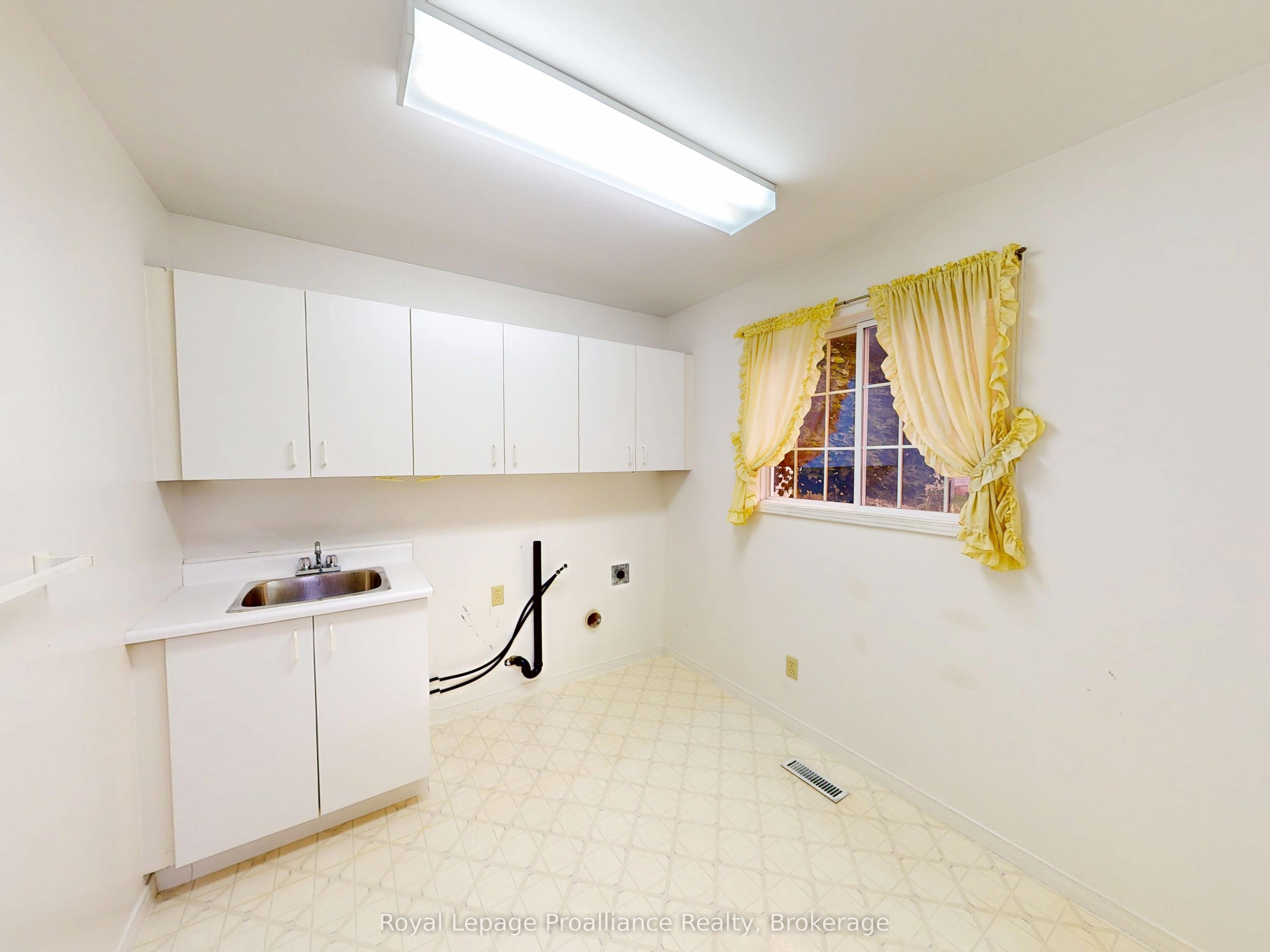 88 Westwind Crescent Property Photo 31